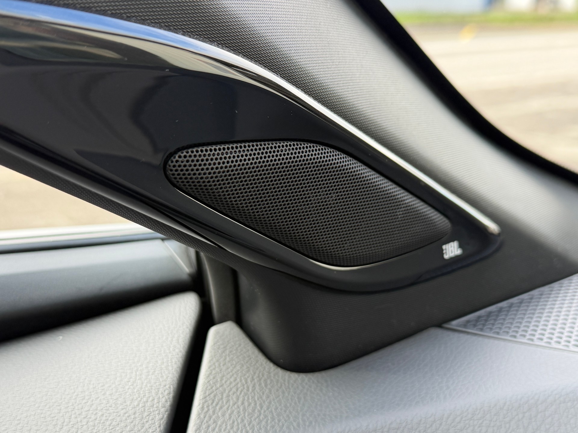TOYOTA C-HR 2.0 HSD CVT Premium-image-12