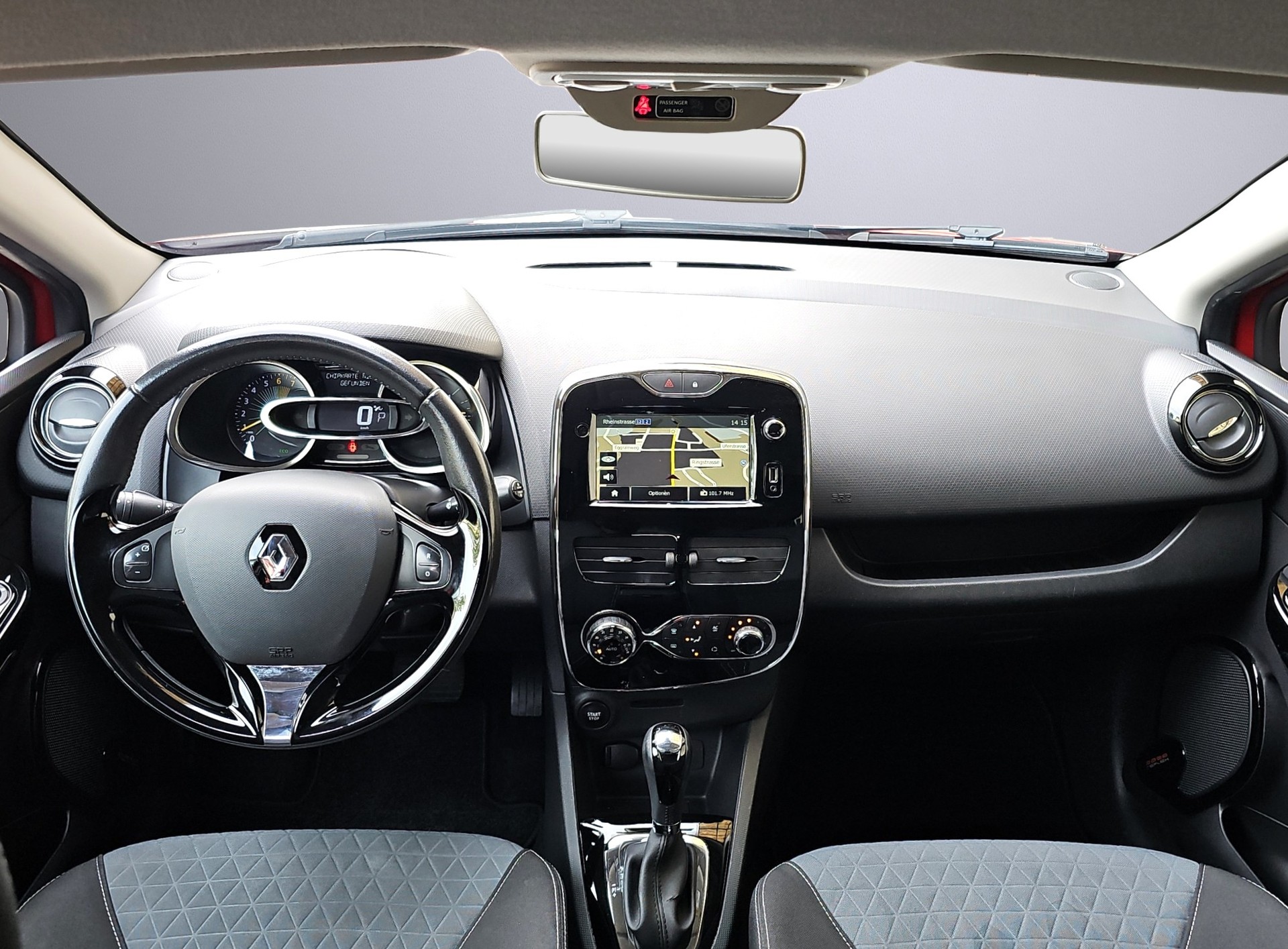 RENAULT Clio 1.2 16V T EDC-image-9
