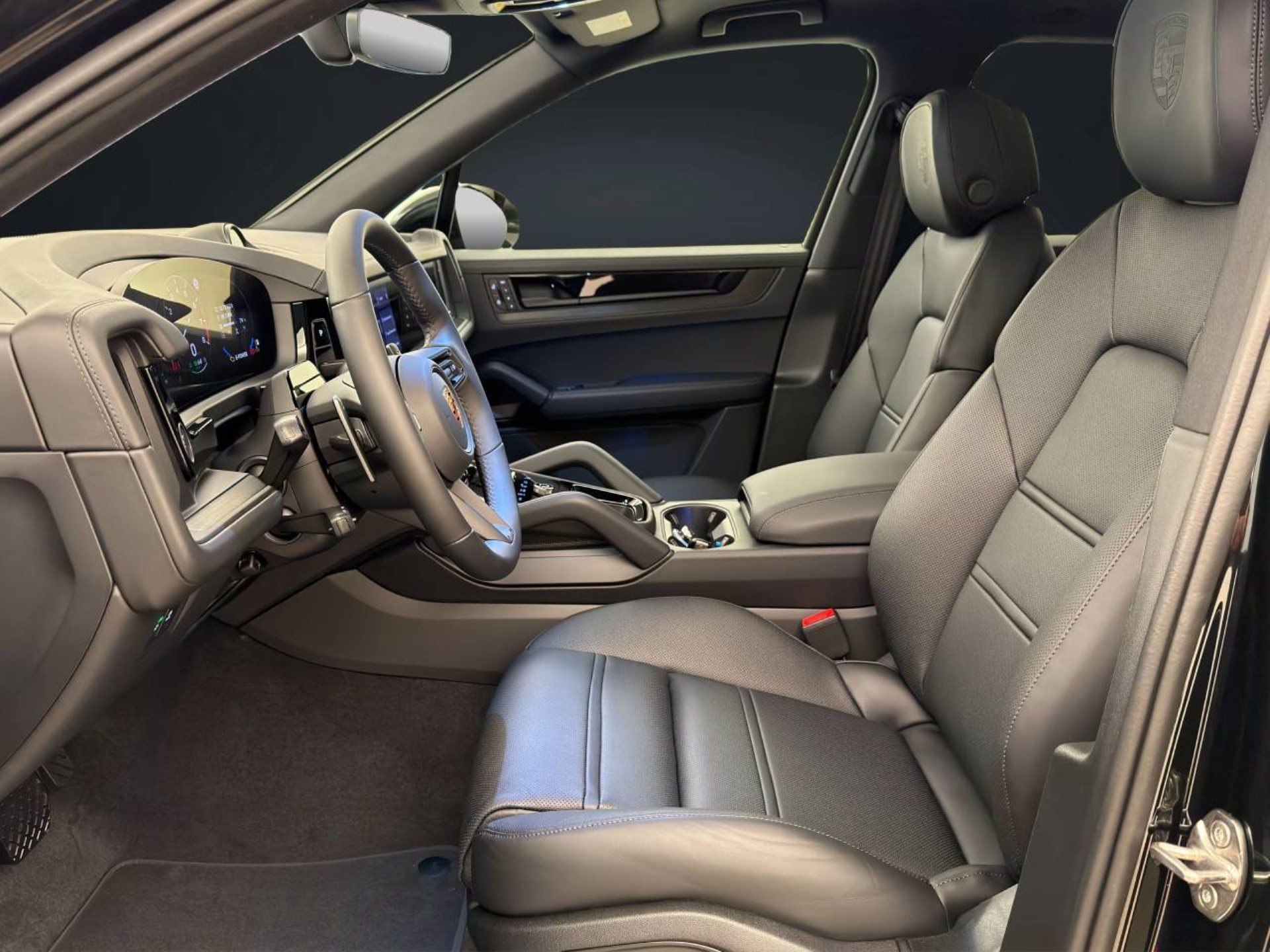 PORSCHE Cayenne E-Hybrid Black Edition-image-4