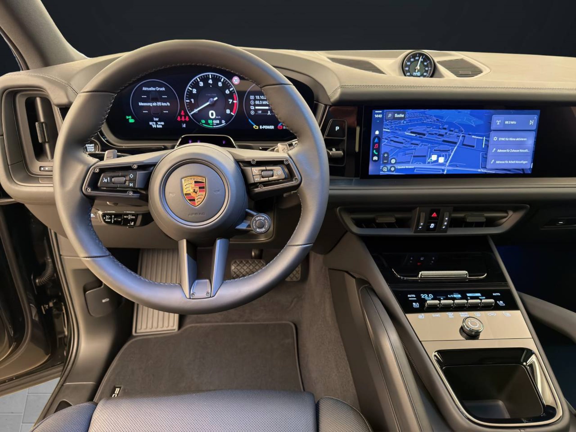 PORSCHE Cayenne E-Hybrid Black Edition-image-13
