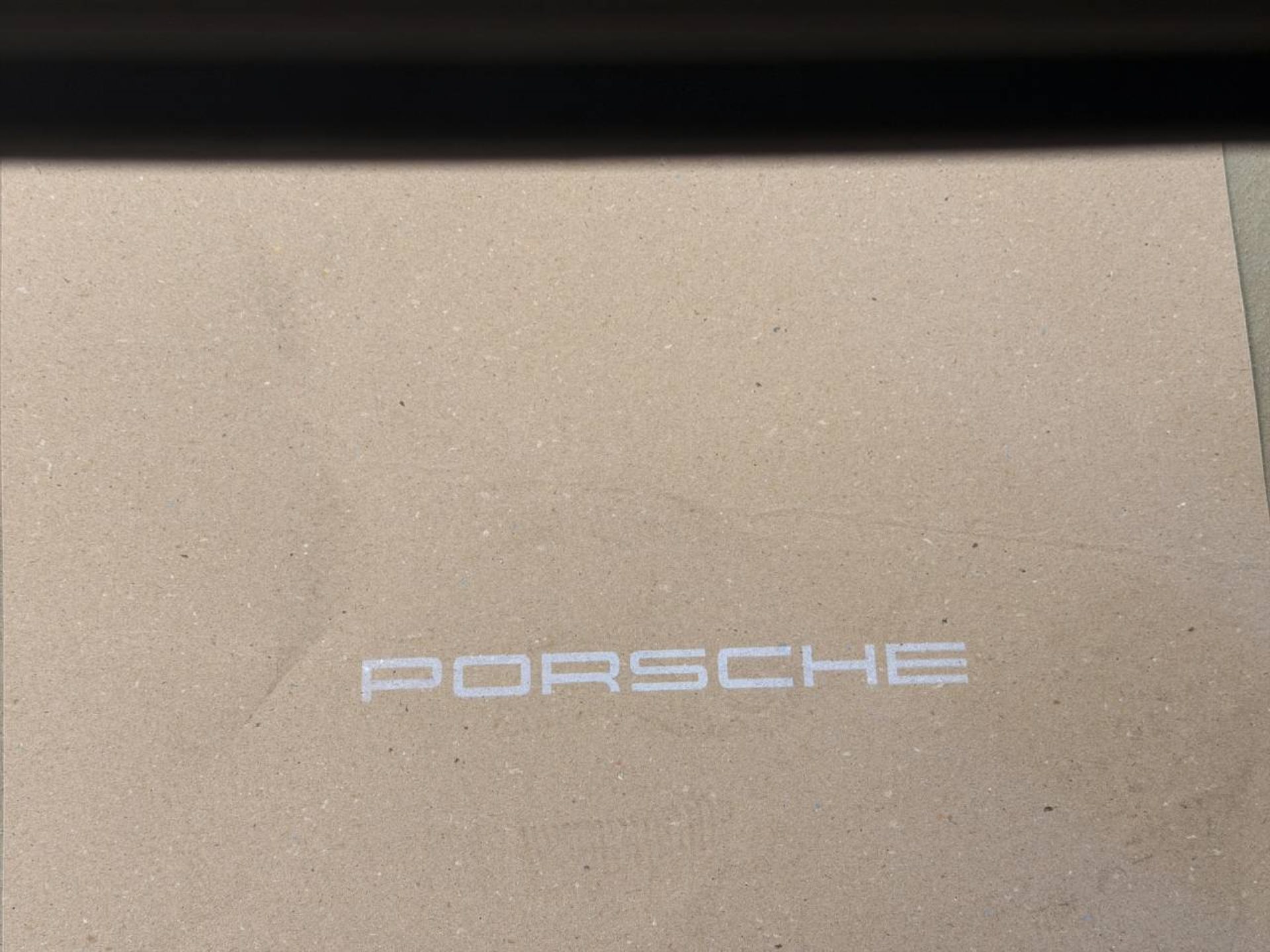 PORSCHE Cayenne E-Hybrid Black Edition-image-24