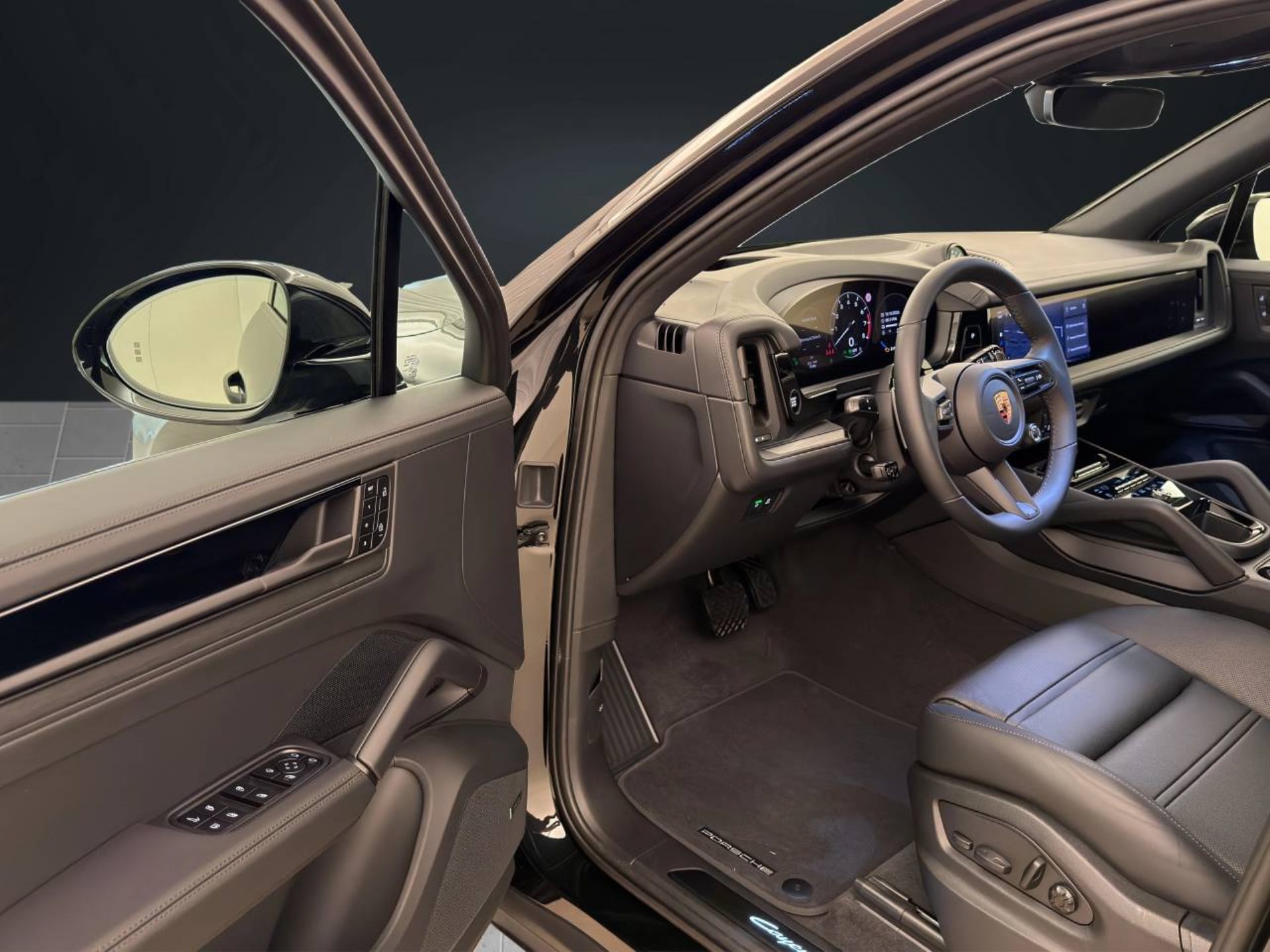 PORSCHE Cayenne E-Hybrid Black Edition-image-3