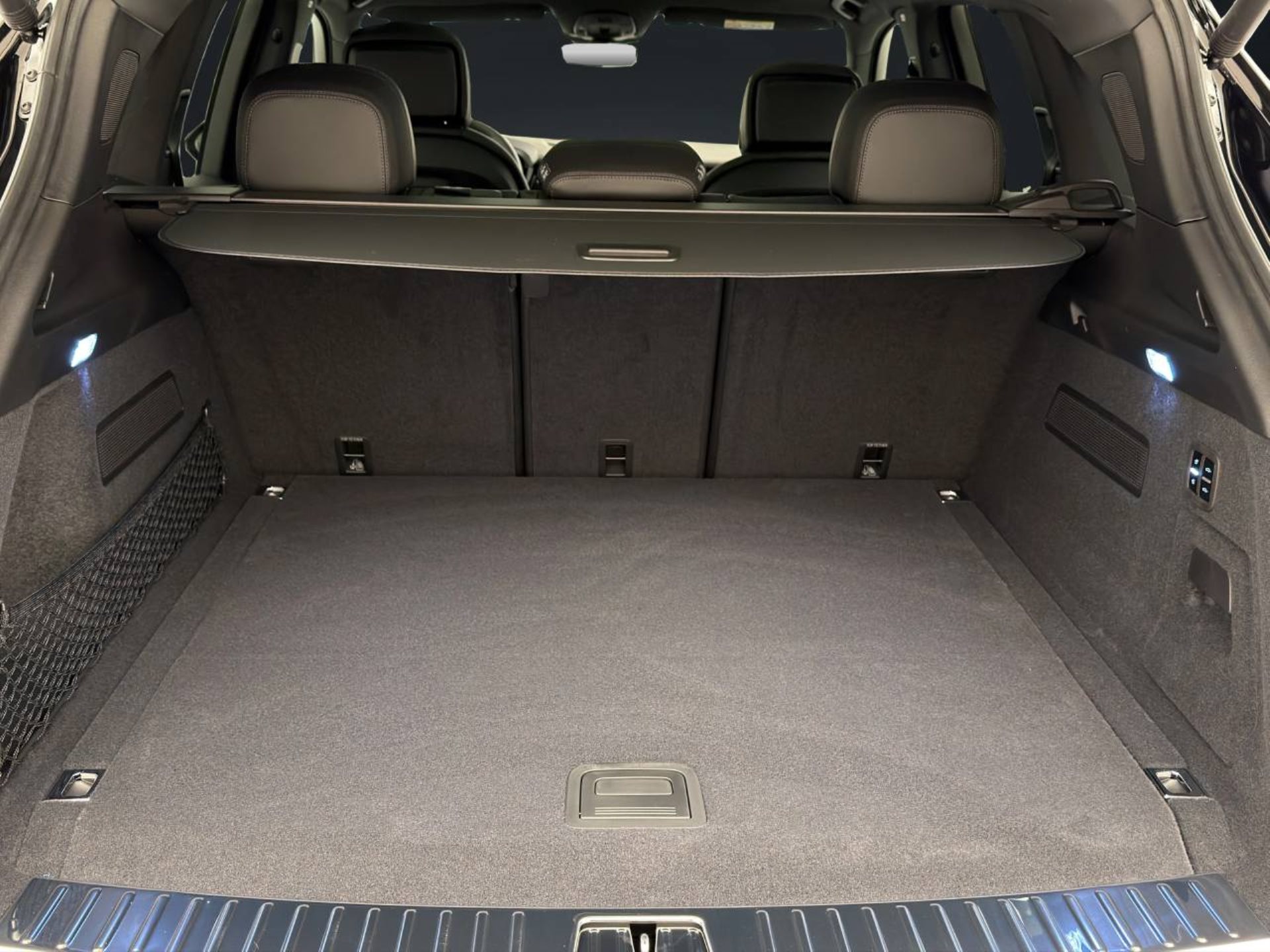 PORSCHE Cayenne E-Hybrid Black Edition-image-11