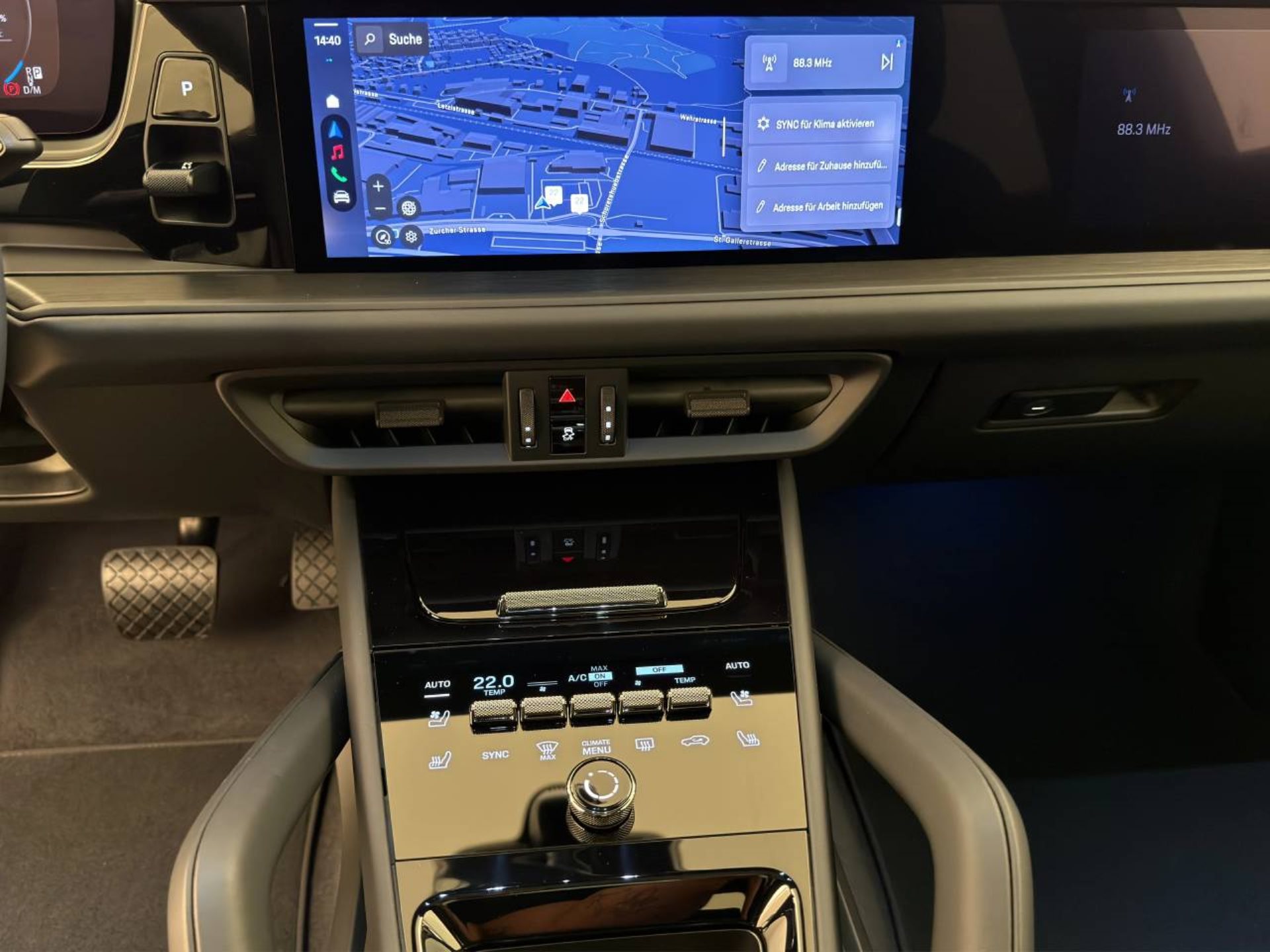 PORSCHE Cayenne E-Hybrid Black Edition-image-22