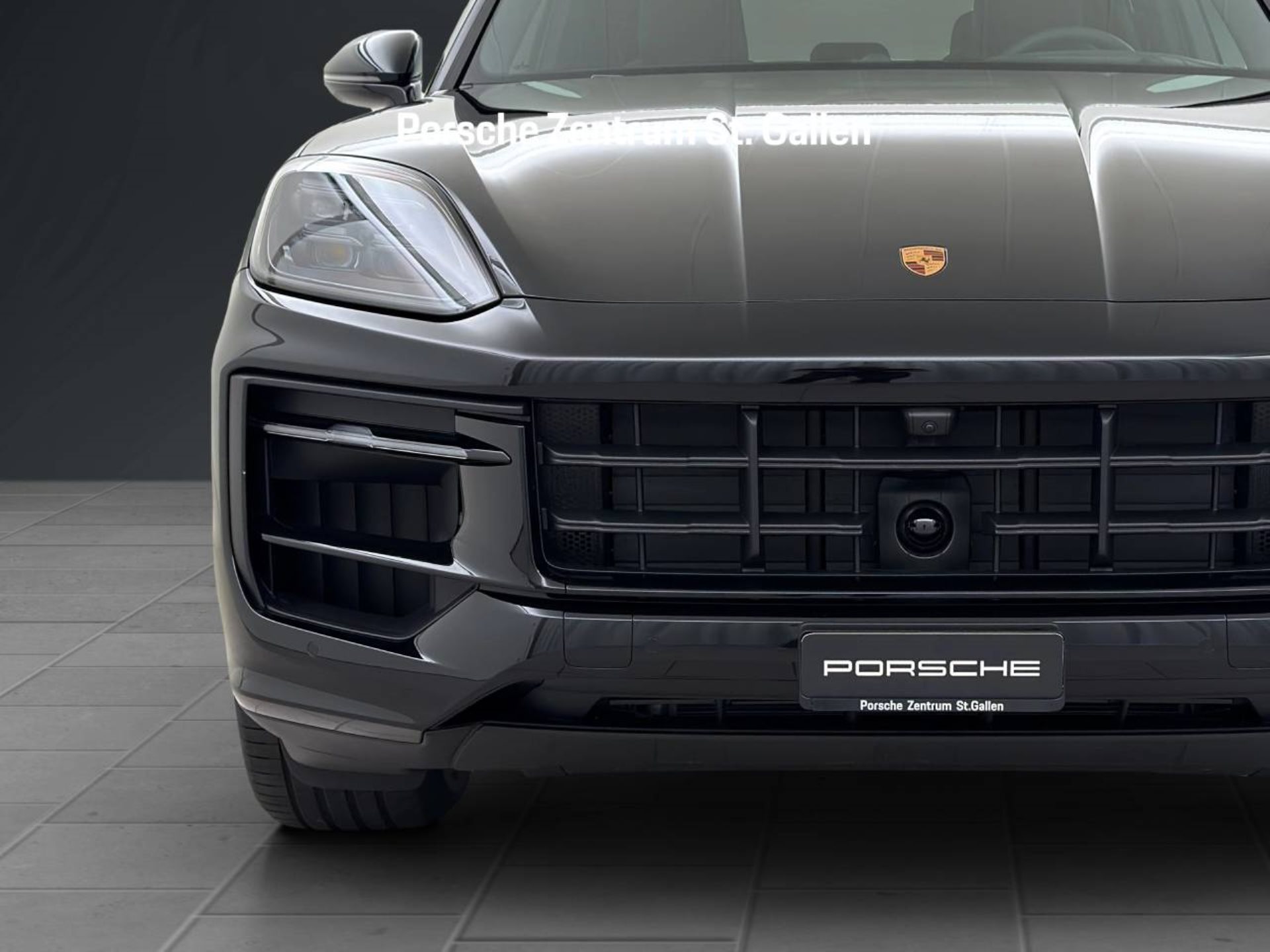 PORSCHE Cayenne E-Hybrid Black Edition-image-8