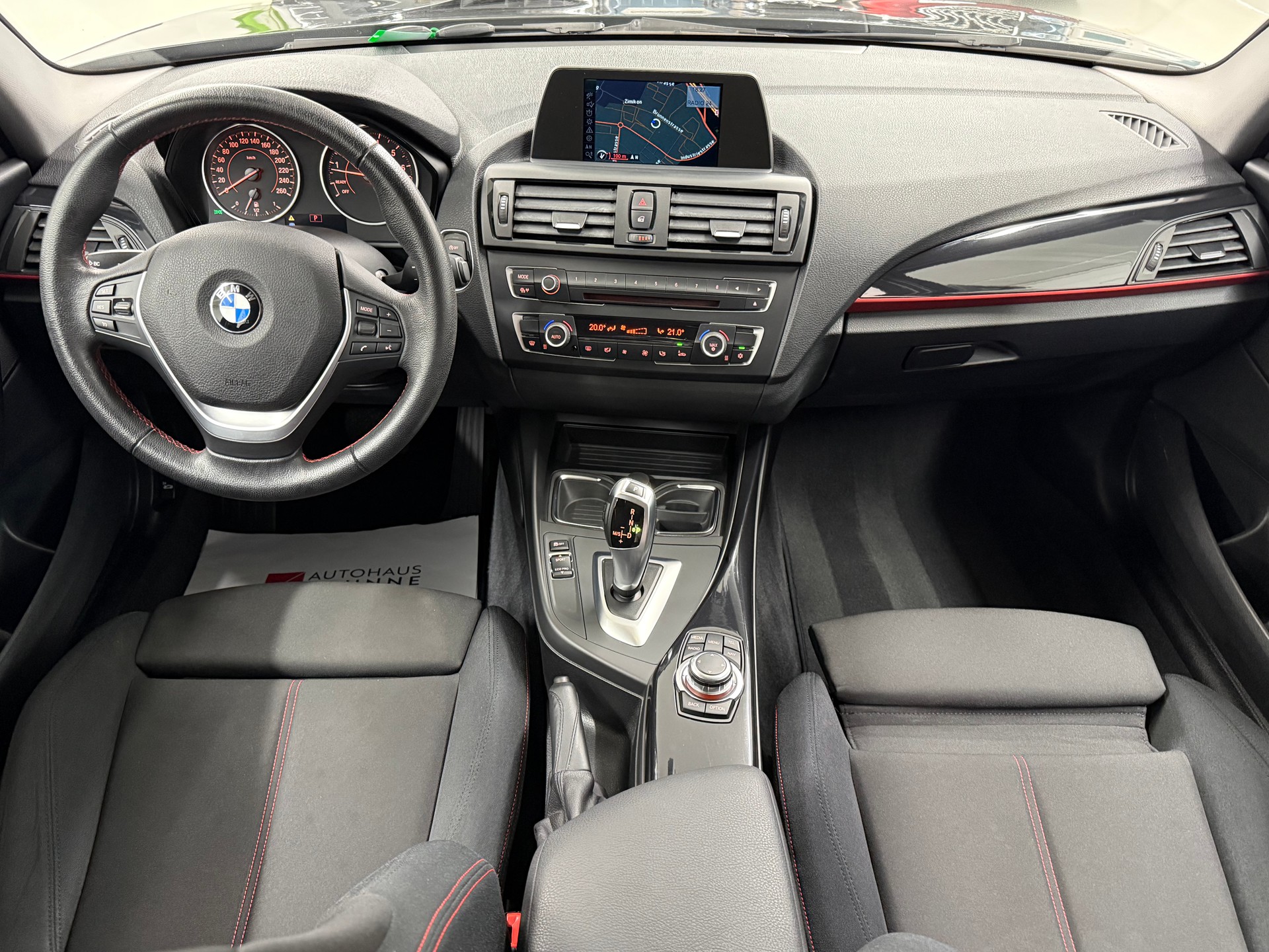 BMW 118i Sport Line Steptronic-image-13