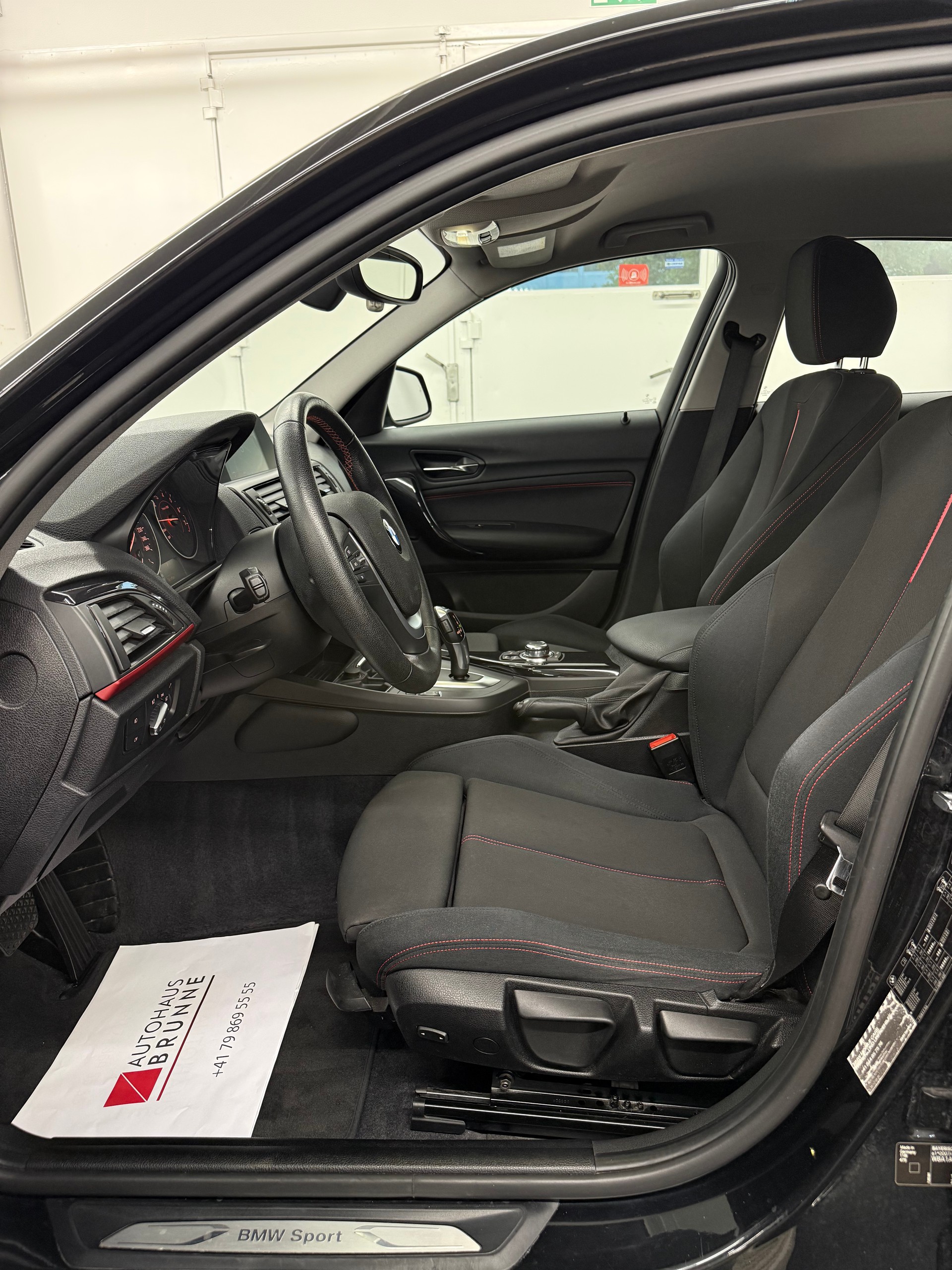 BMW 118i Sport Line Steptronic-image-11