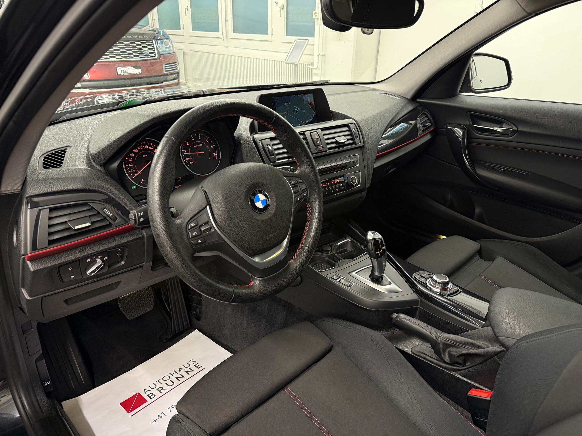 BMW 118i Sport Line Steptronic-image-9