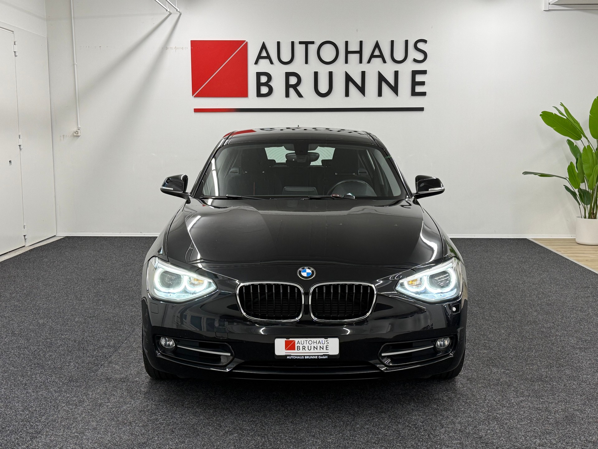 BMW 118i Sport Line Steptronic-image-1