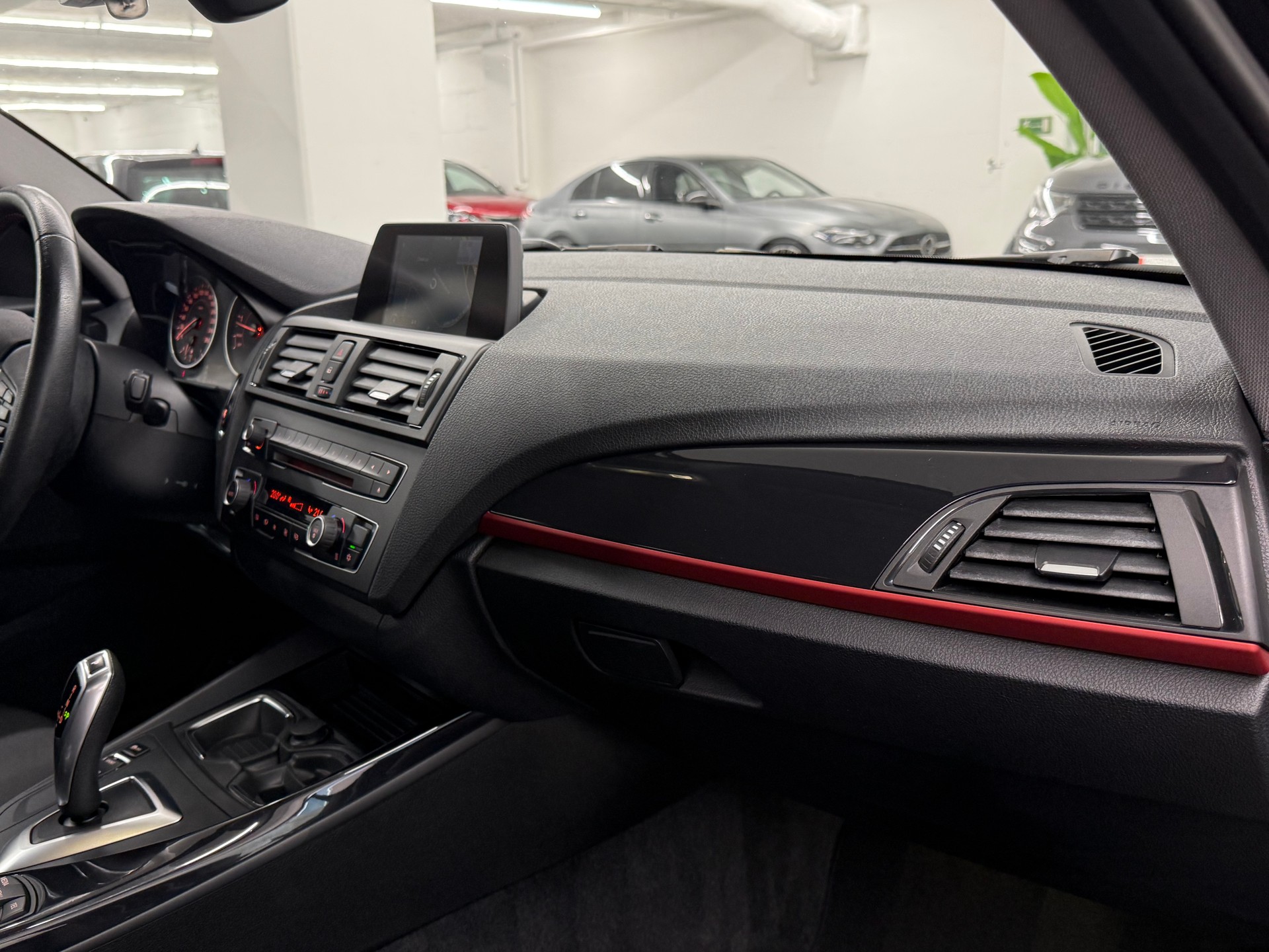 BMW 118i Sport Line Steptronic-image-18