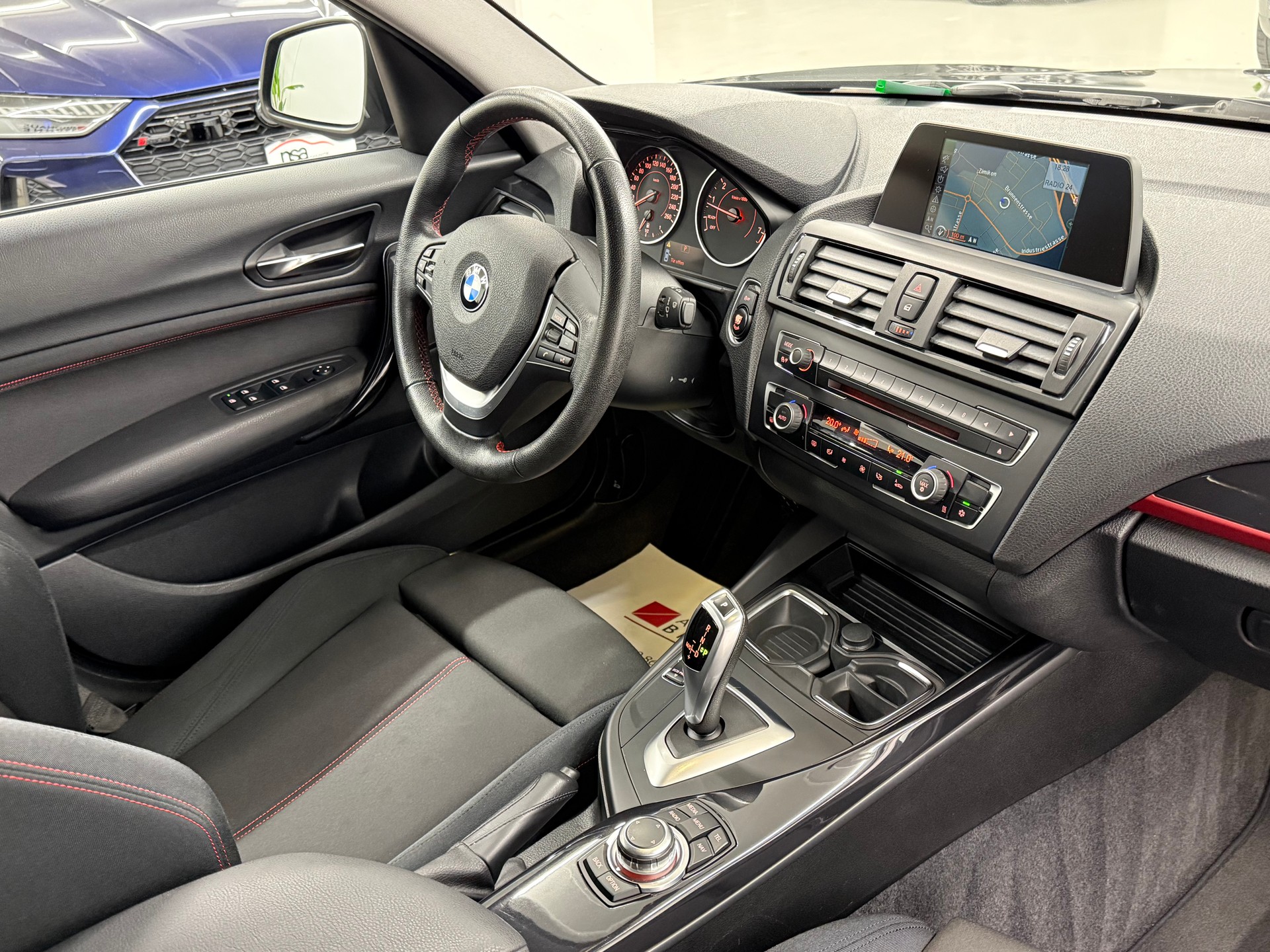 BMW 118i Sport Line Steptronic-image-17
