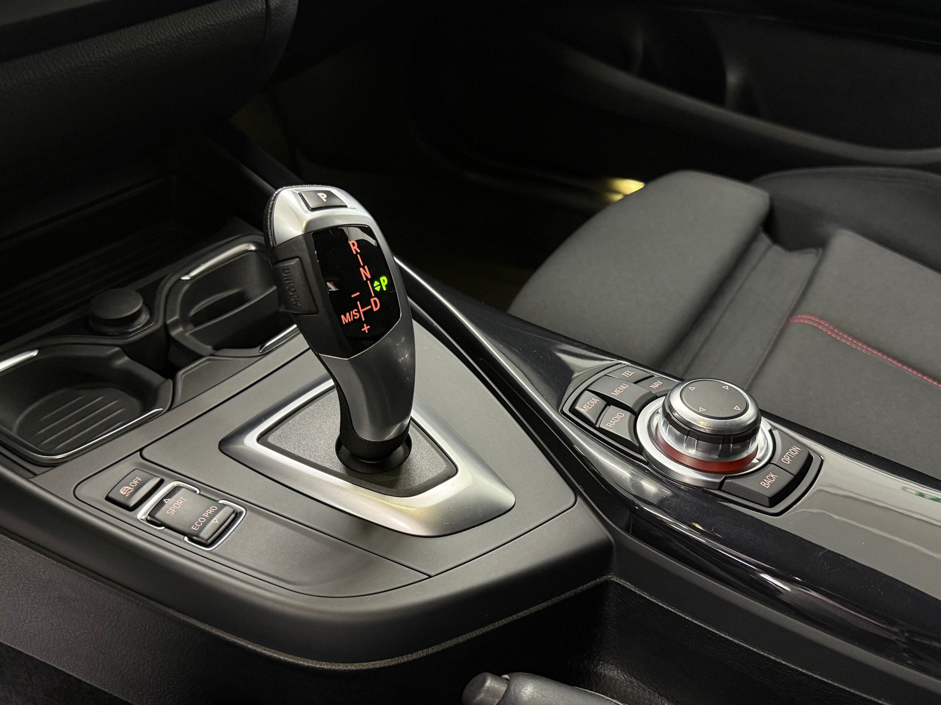BMW 118i Sport Line Steptronic-image-14