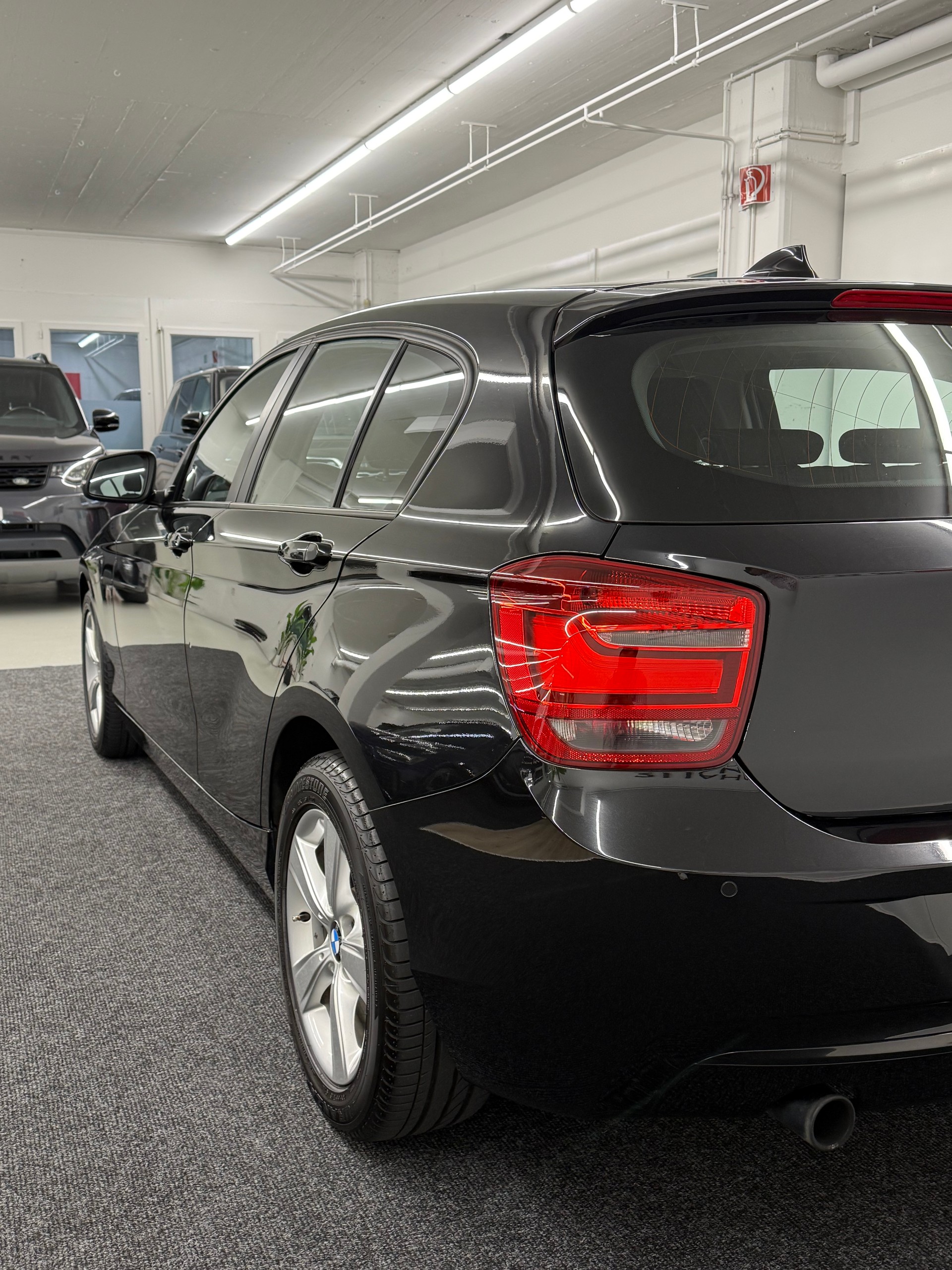 BMW 118i Sport Line Steptronic-image-7