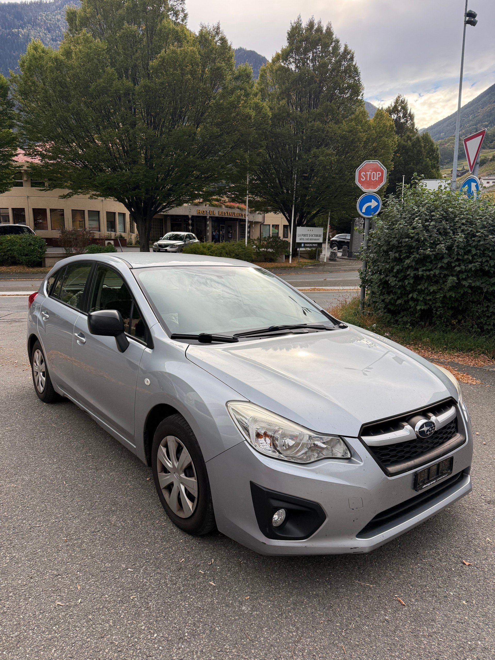 SUBARU Impreza 1.6 Swiss one-image-1