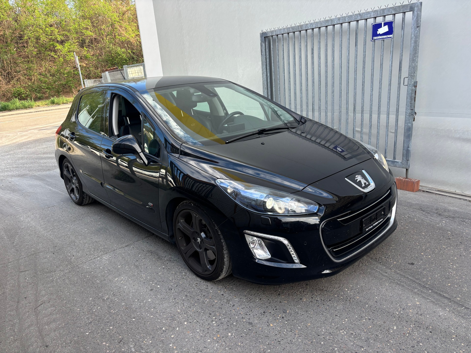 PEUGEOT 308 1.6 16V T GTi-image-1