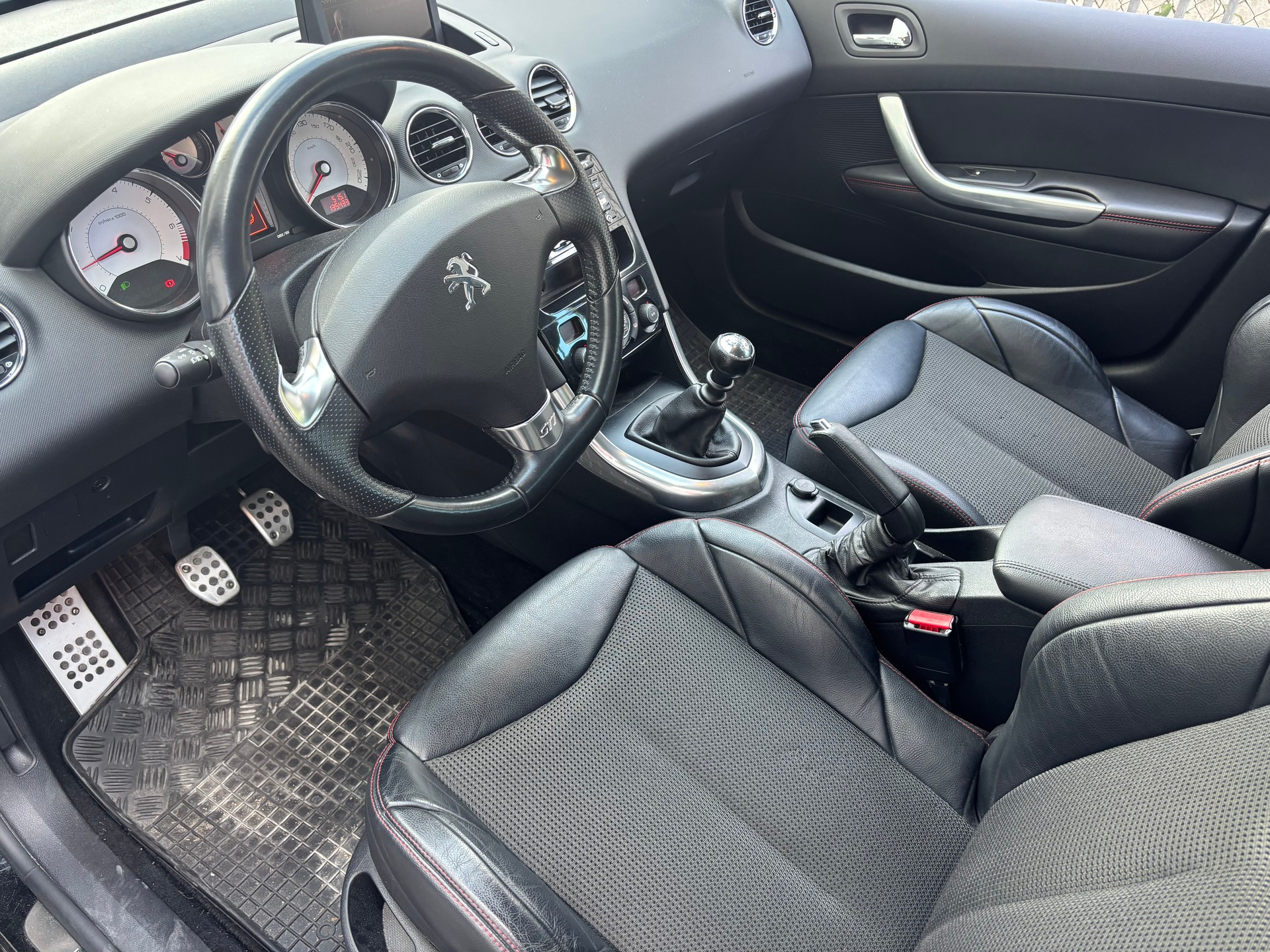 PEUGEOT 308 1.6 16V T GTi-image-8