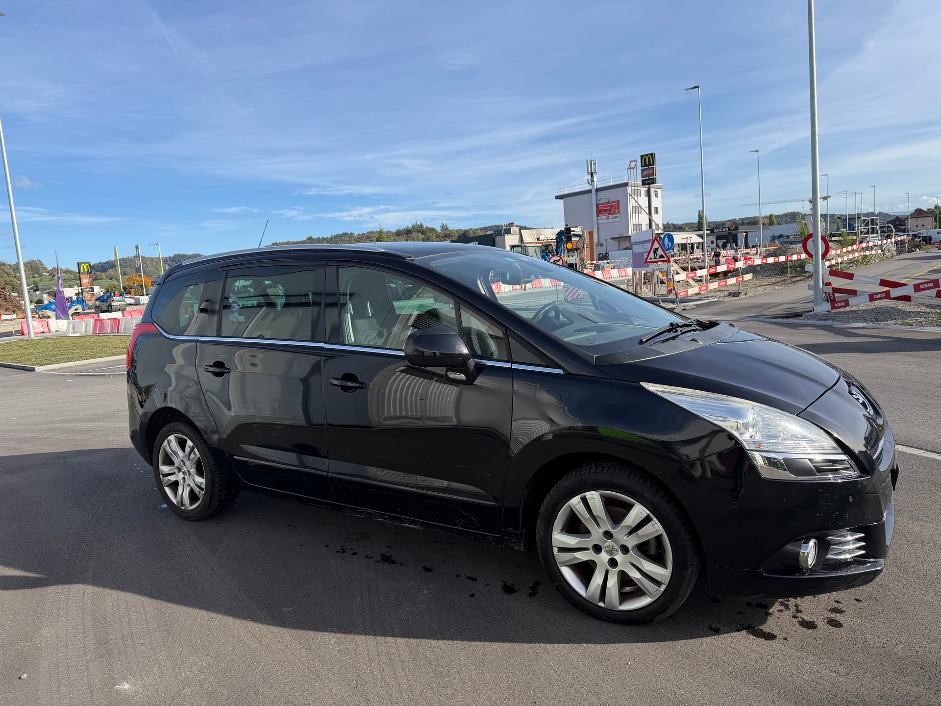PEUGEOT 5008 2.0 HDI Business Automatic-image-1