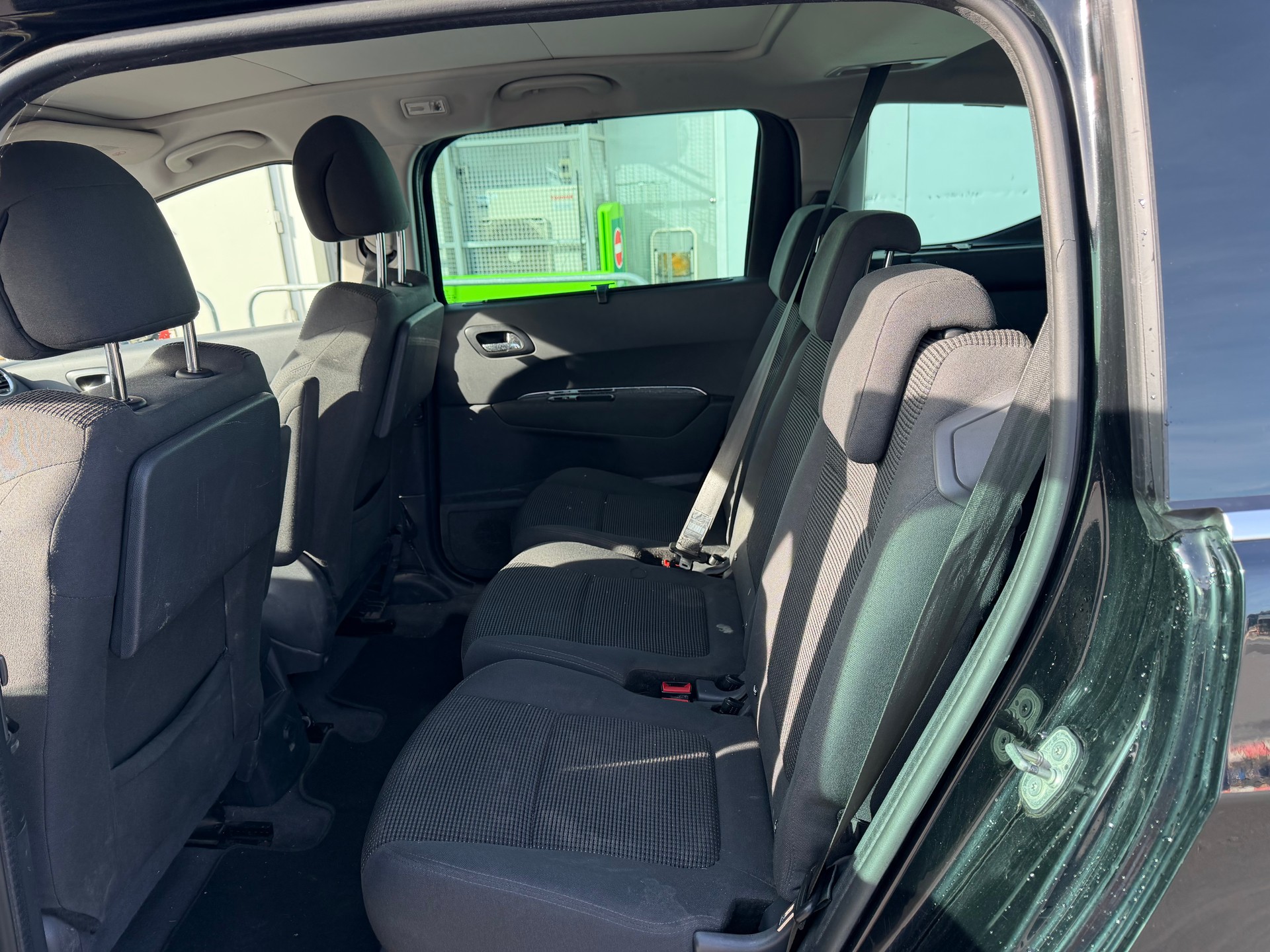 PEUGEOT 5008 2.0 HDI Business Automatic-image-8