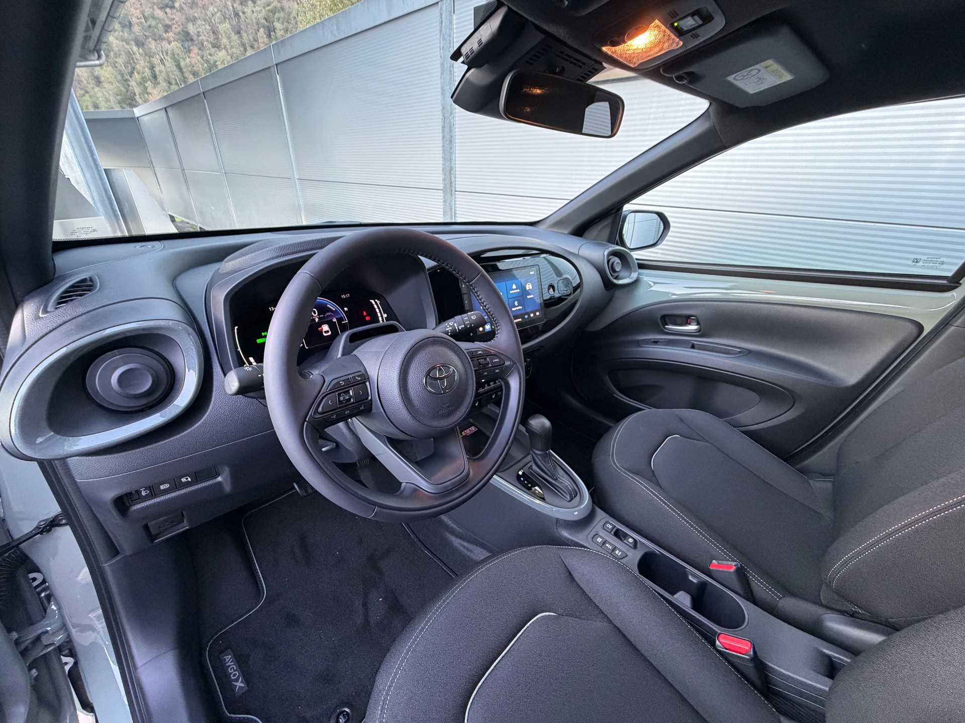 TOYOTA Aygo X 1.5 VVT-i HSD Trend-image-6
