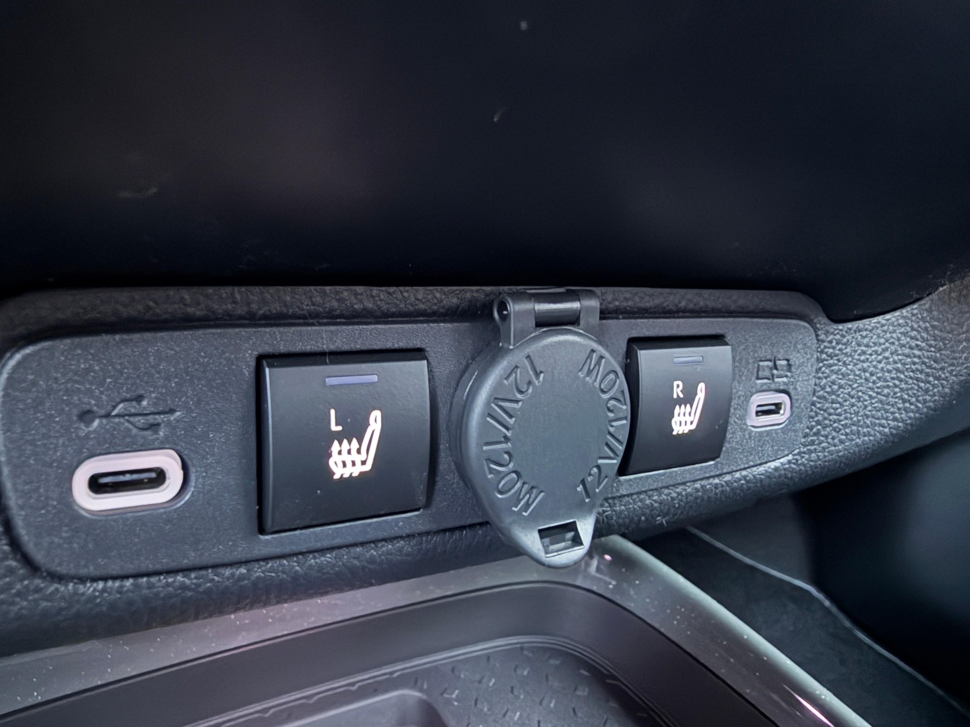 TOYOTA Aygo X 1.5 VVT-i HSD Trend-image-12