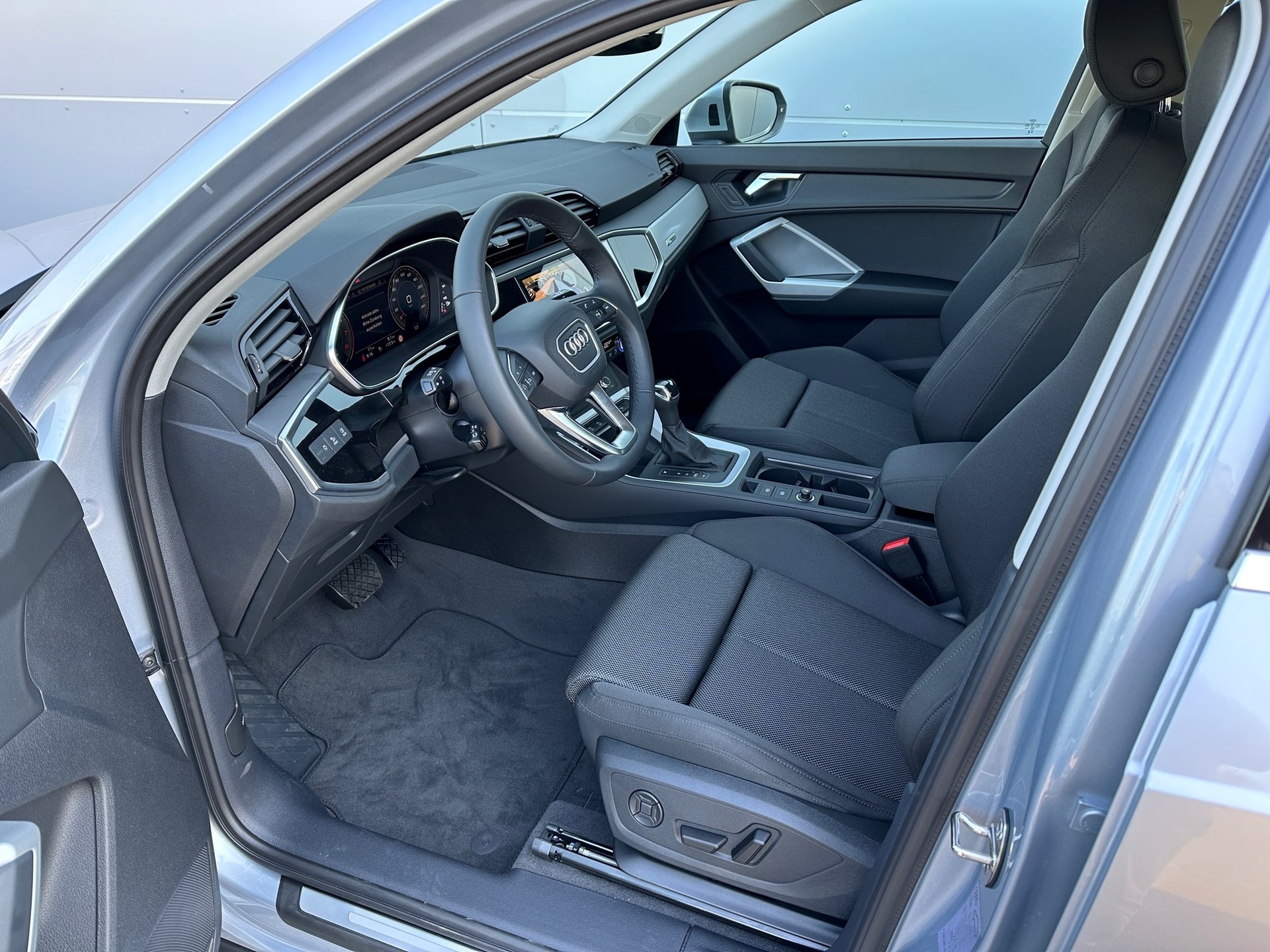 AUDI Q3 35 TFSI advanced Attraction S-tronic-image-4
