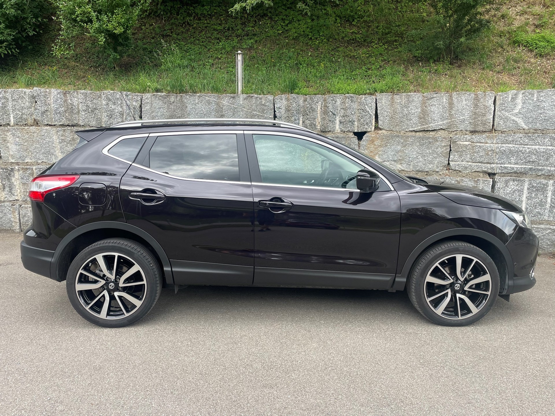 NISSAN Qashqai 1.6 dCi Swiss Edition Premium Xtronic CVT-image-9
