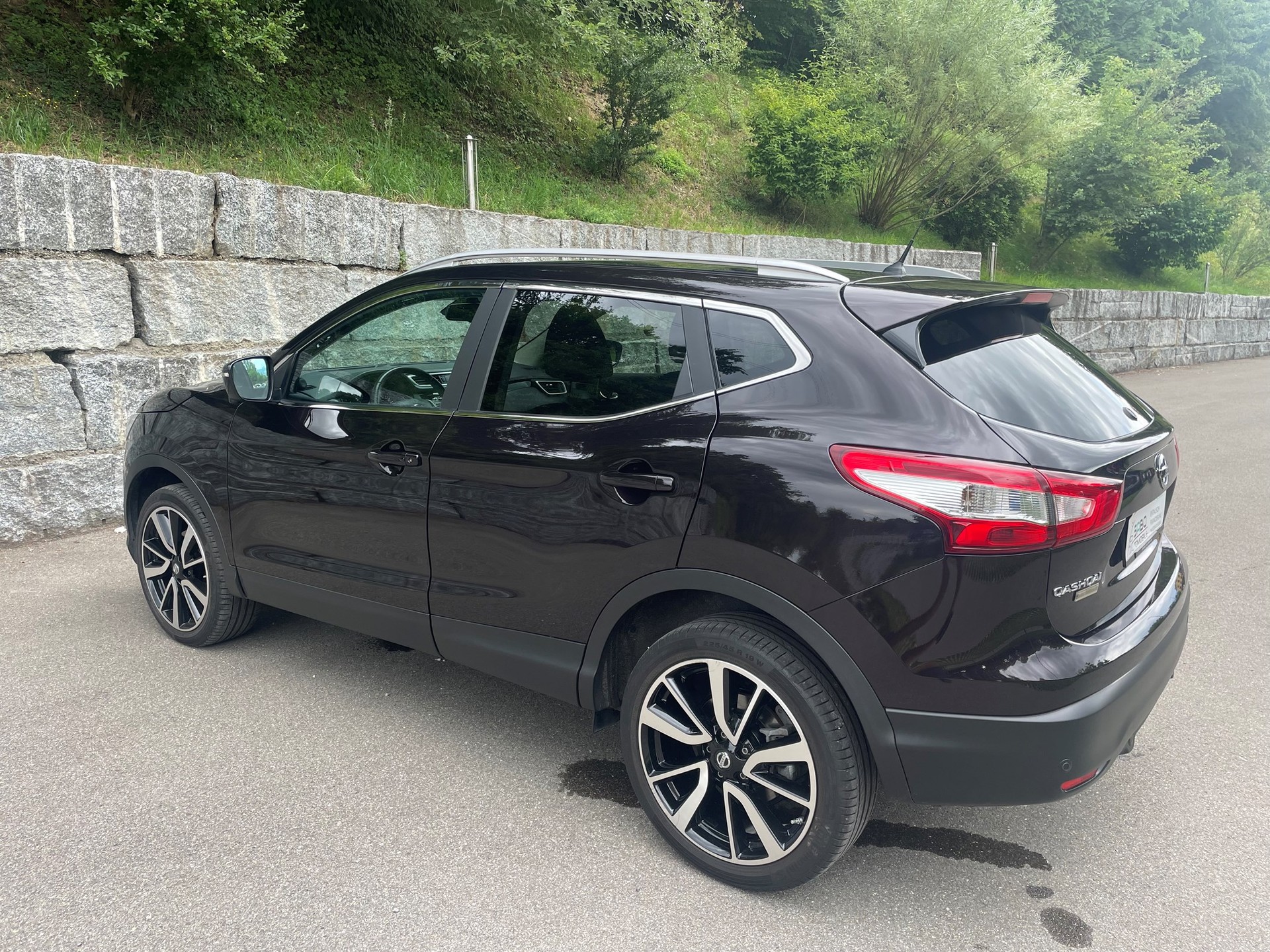 NISSAN Qashqai 1.6 dCi Swiss Edition Premium Xtronic CVT-image-3