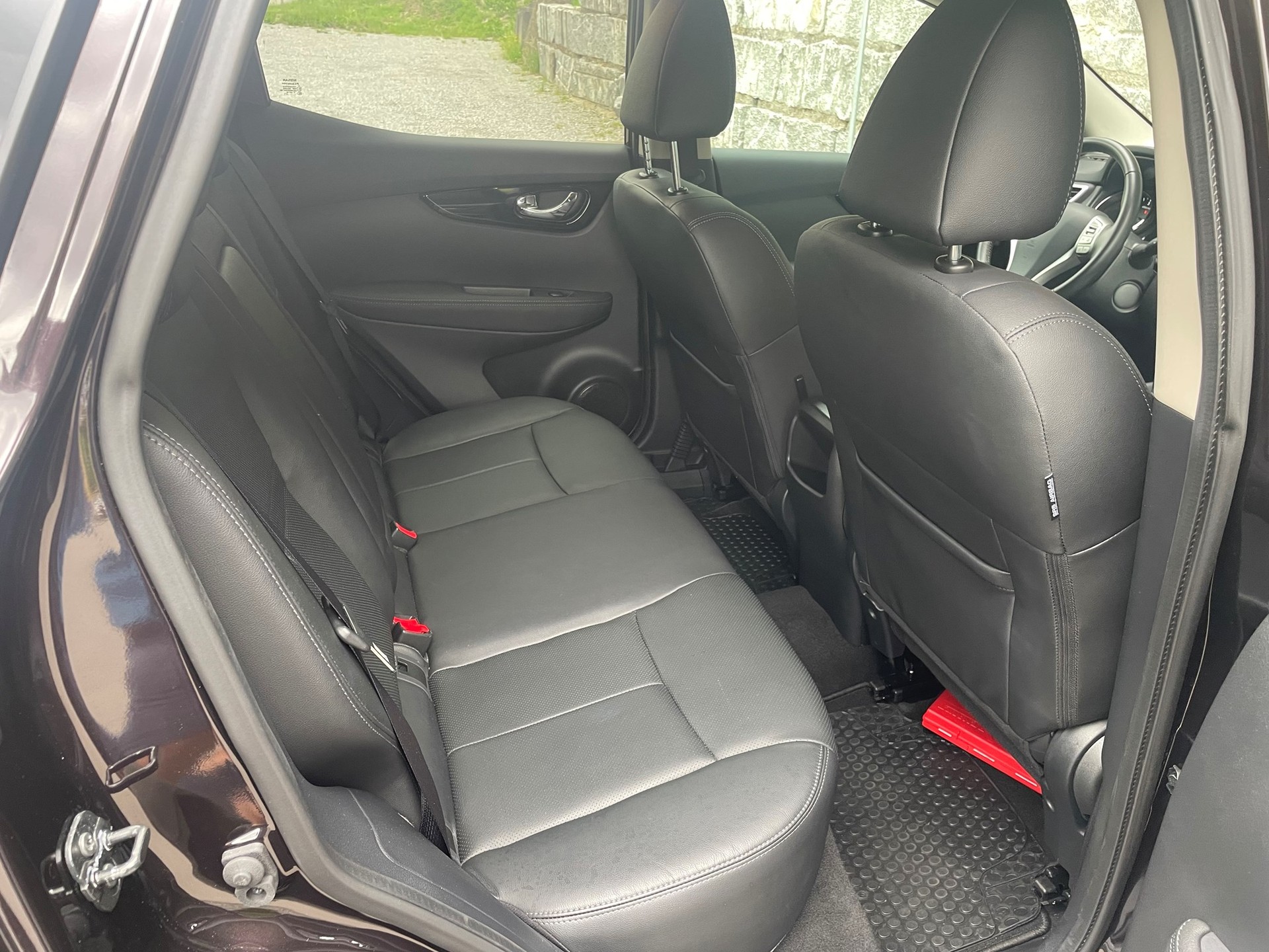 NISSAN Qashqai 1.6 dCi Swiss Edition Premium Xtronic CVT-image-6