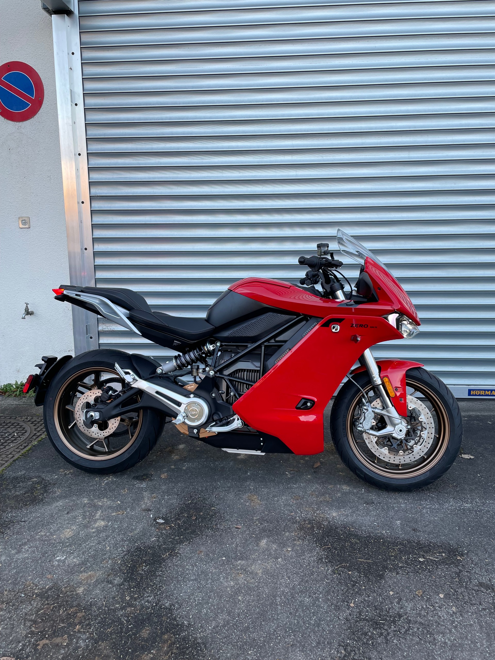 ZERO SRS ZF 17.3-showroom-element-1