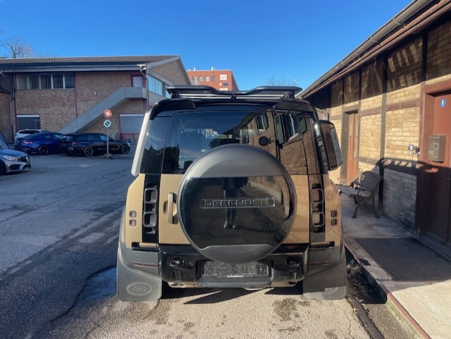 LAND ROVER Defender 110 P400 I6 First Edition 3.0 AT8-image-5