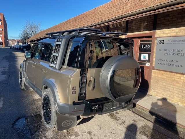 LAND ROVER Defender 110 P400 I6 First Edition 3.0 AT8-image-4
