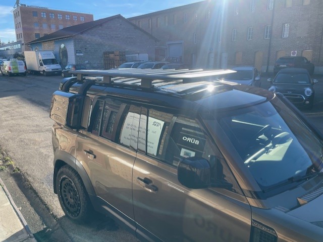 LAND ROVER Defender 110 P400 I6 First Edition 3.0 AT8-image-10