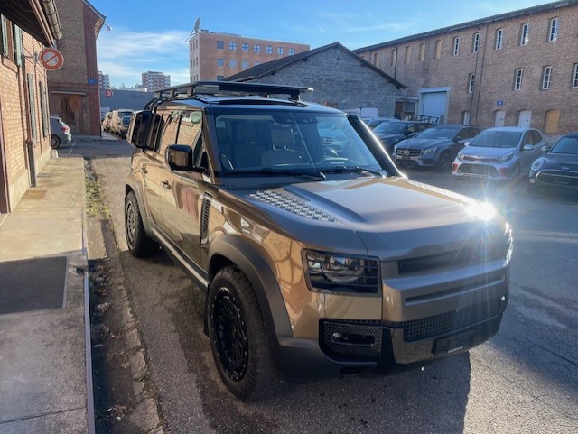 LAND ROVER Defender 110 P400 I6 First Edition 3.0 AT8-image-7