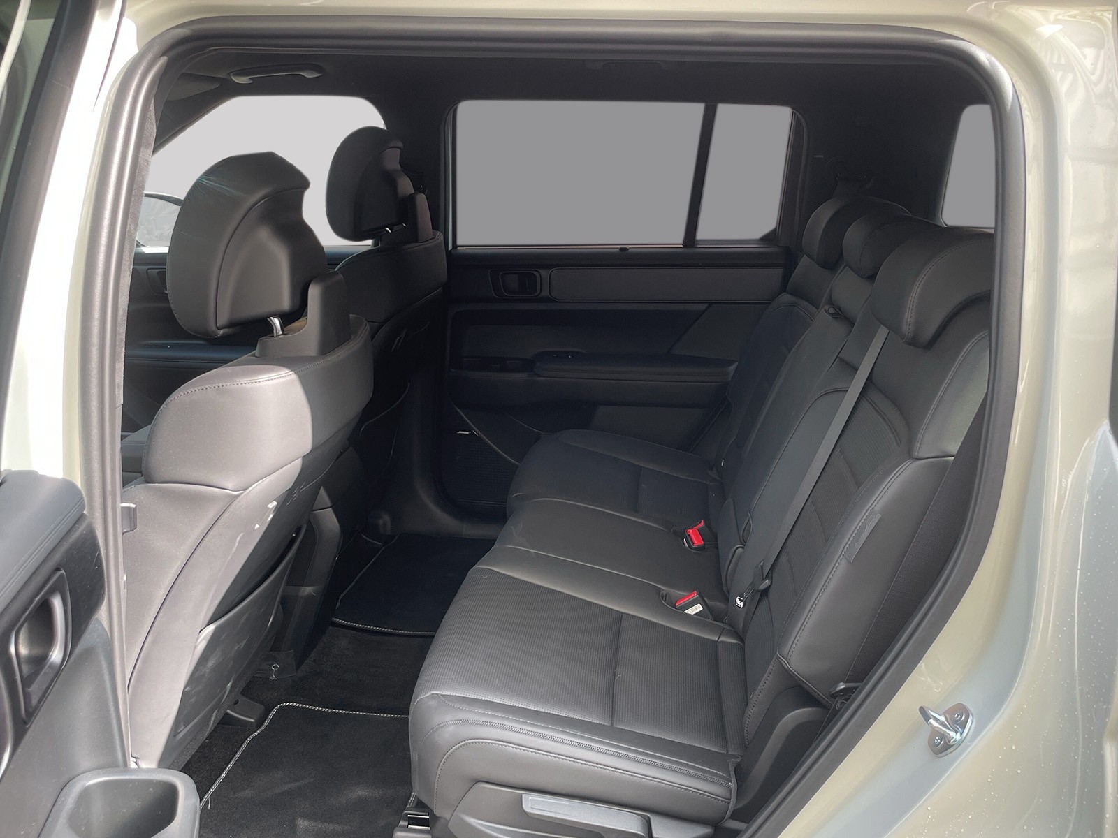HYUNDAI Santa Fe 1.6 T-GDi PHEV Vertex Calligraphy 4WD Automatic-image-12