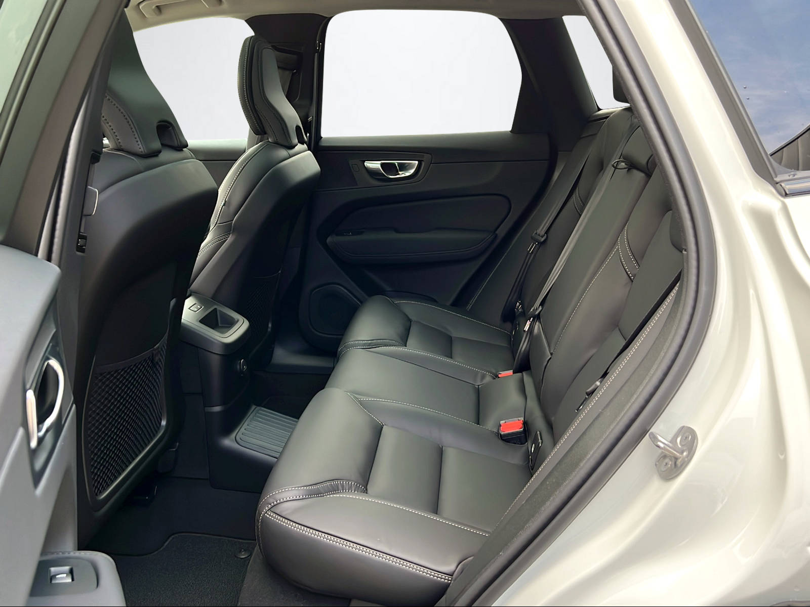 VOLVO XC60 2.0 T6 TE Ultra Dark eAWD-image-10