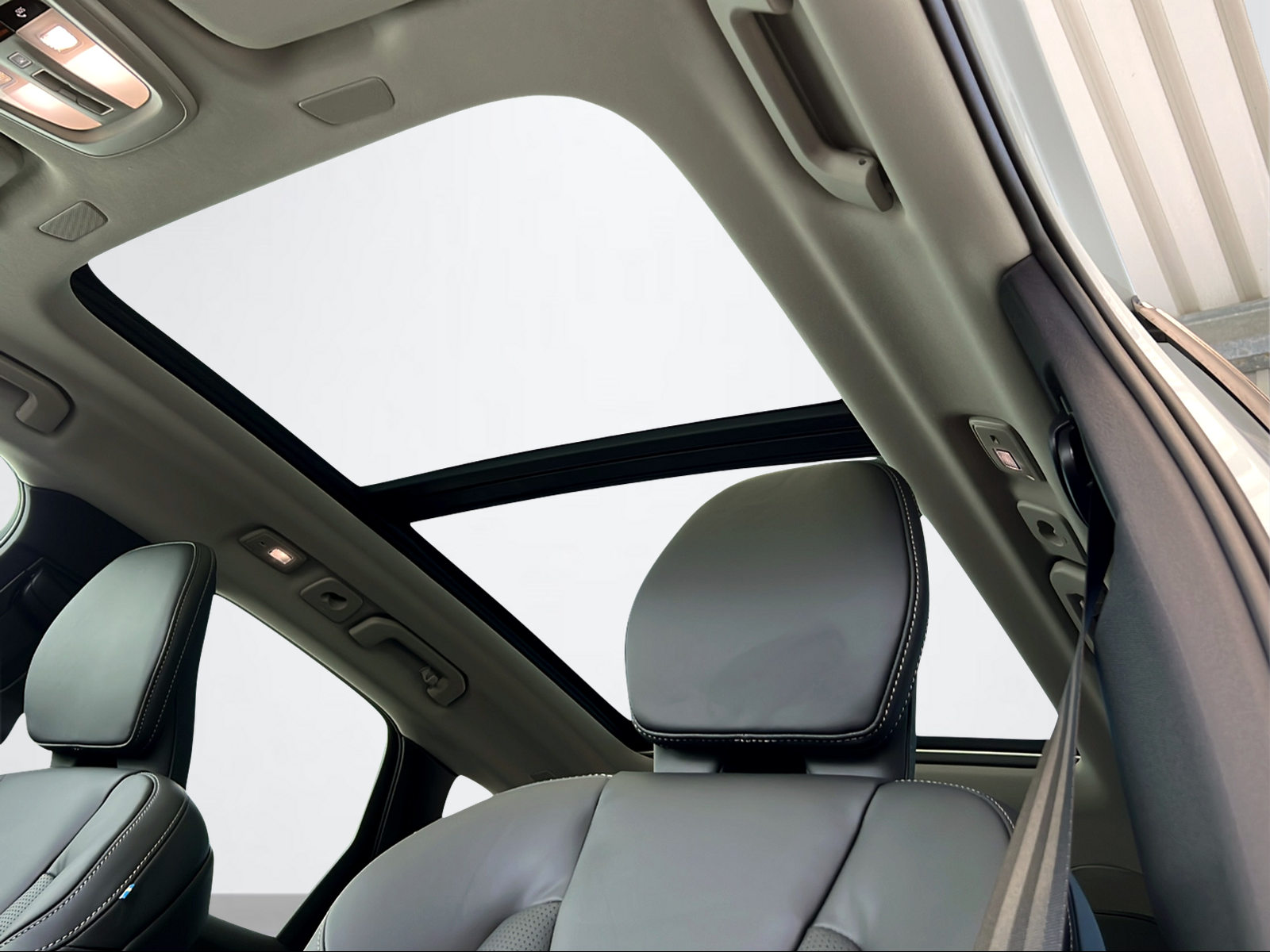 VOLVO XC60 2.0 T6 TE Ultra Dark eAWD-image-15
