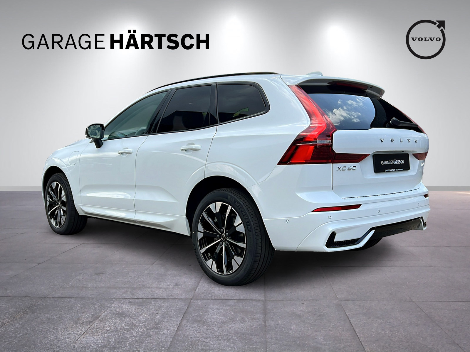 VOLVO XC60 2.0 T6 TE Ultra Dark eAWD-image-3