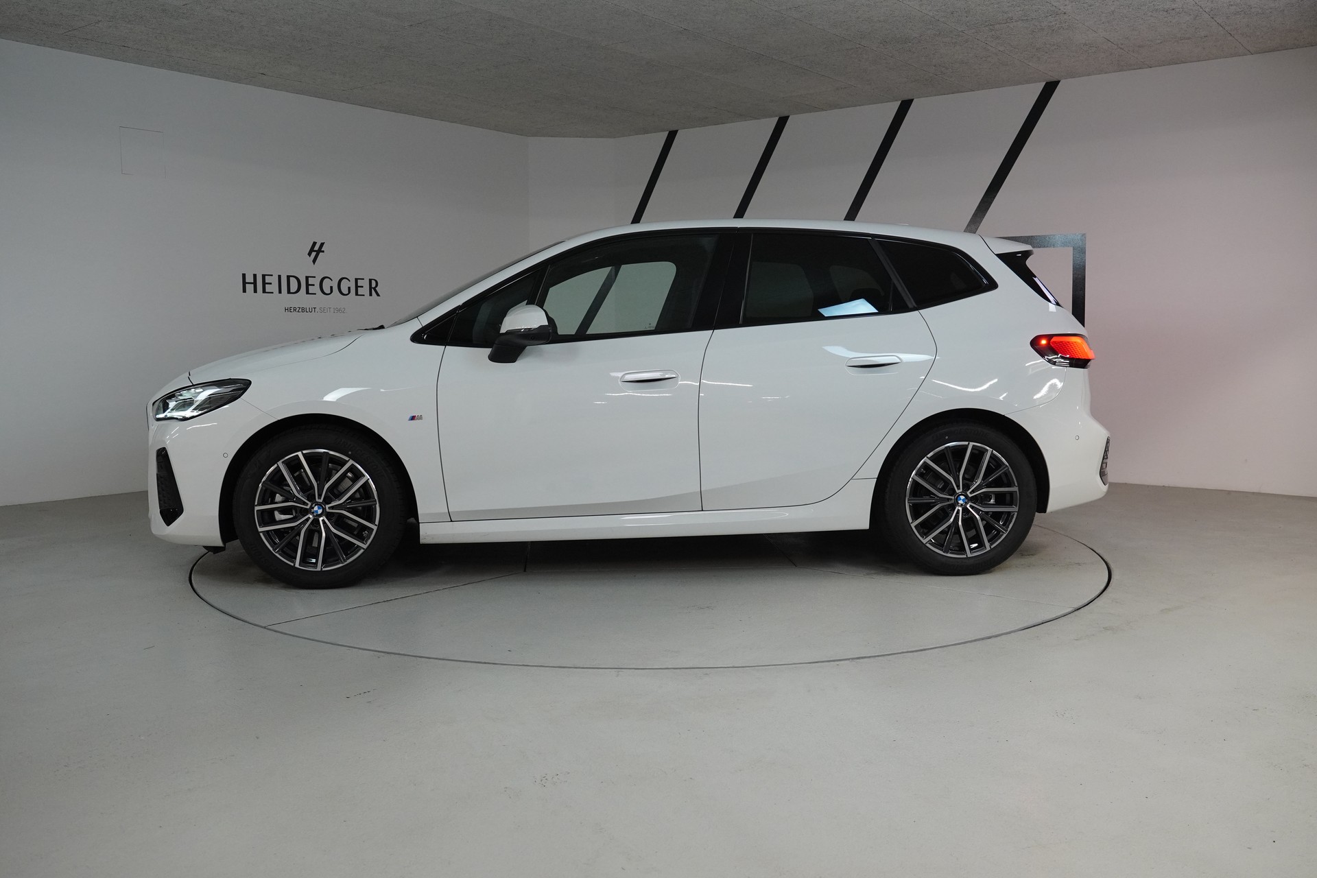 BMW 223d Active Tourer xDrive M Sport DKG-image-3