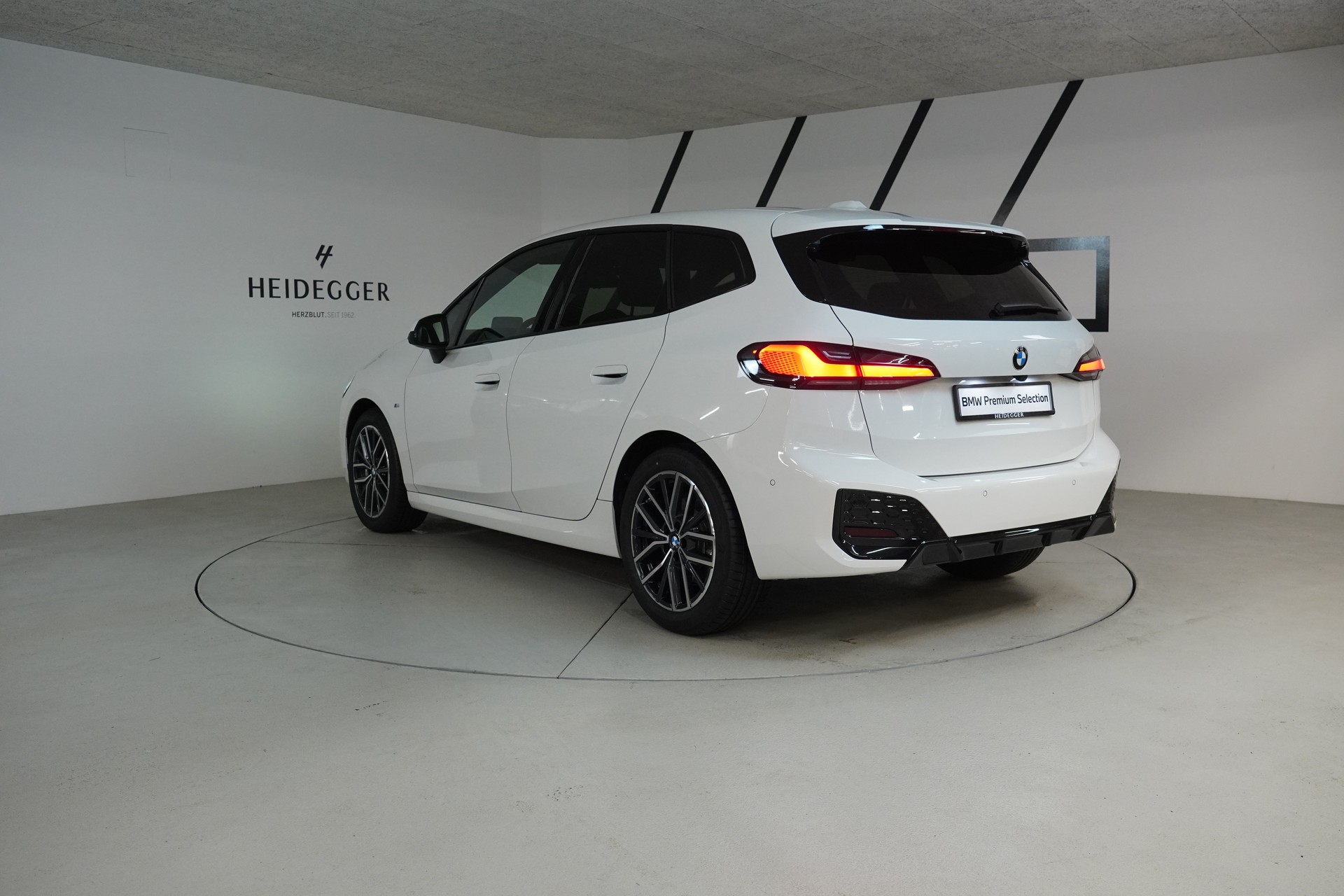 BMW 223d Active Tourer xDrive M Sport DKG-image-4