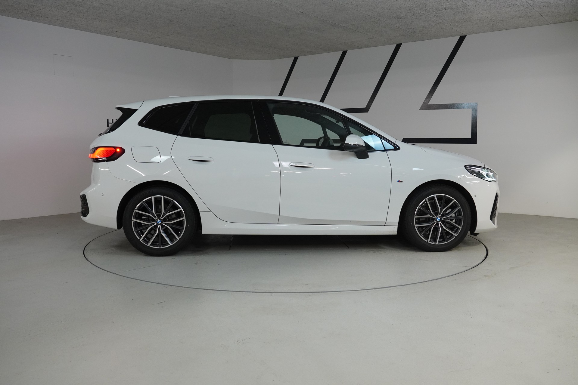 BMW 223d Active Tourer xDrive M Sport DKG-image-7