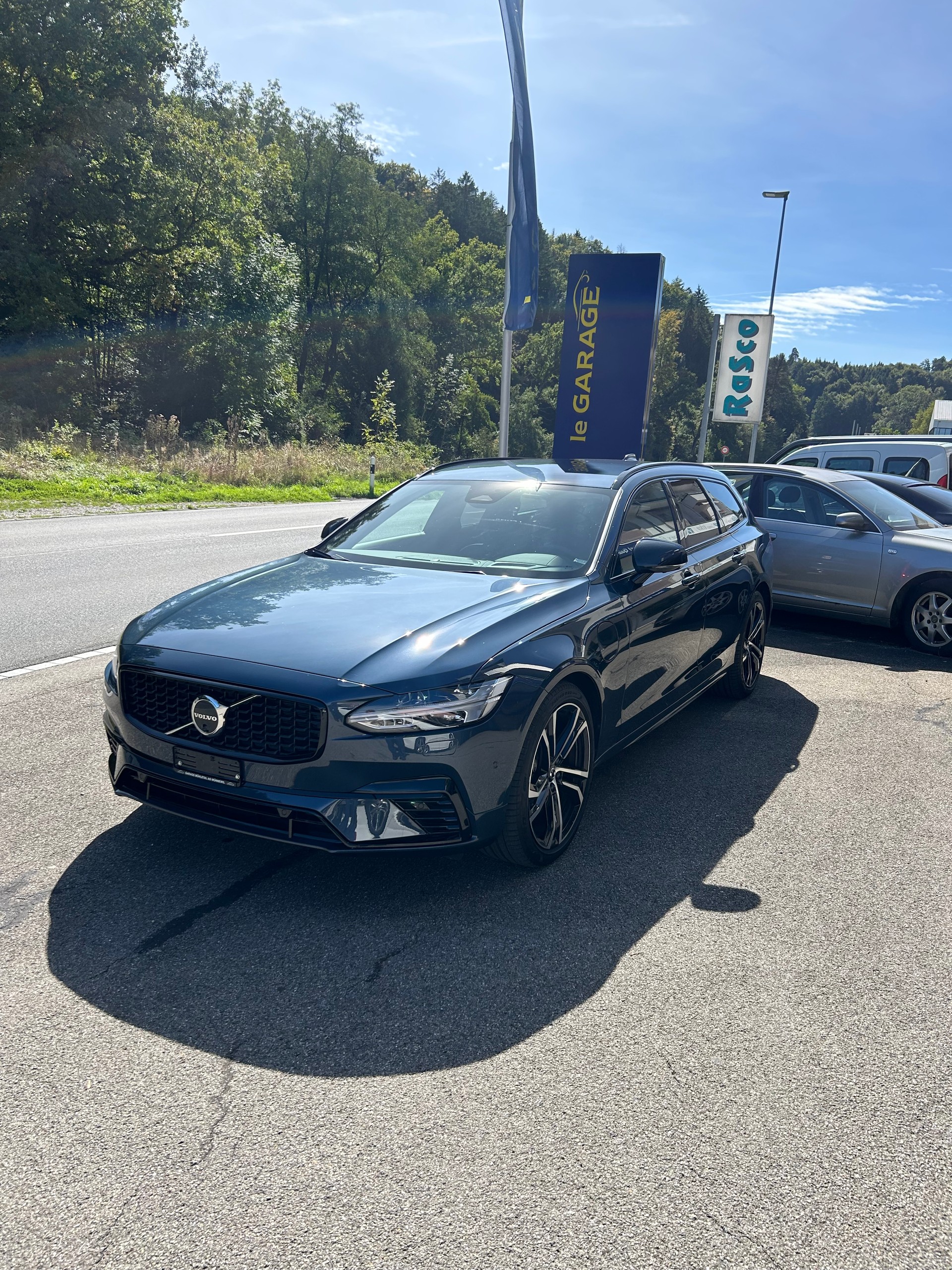 VOLVO V90 T8 eAWD Plug in Hybrid Plus Dark Geartronic-image-4