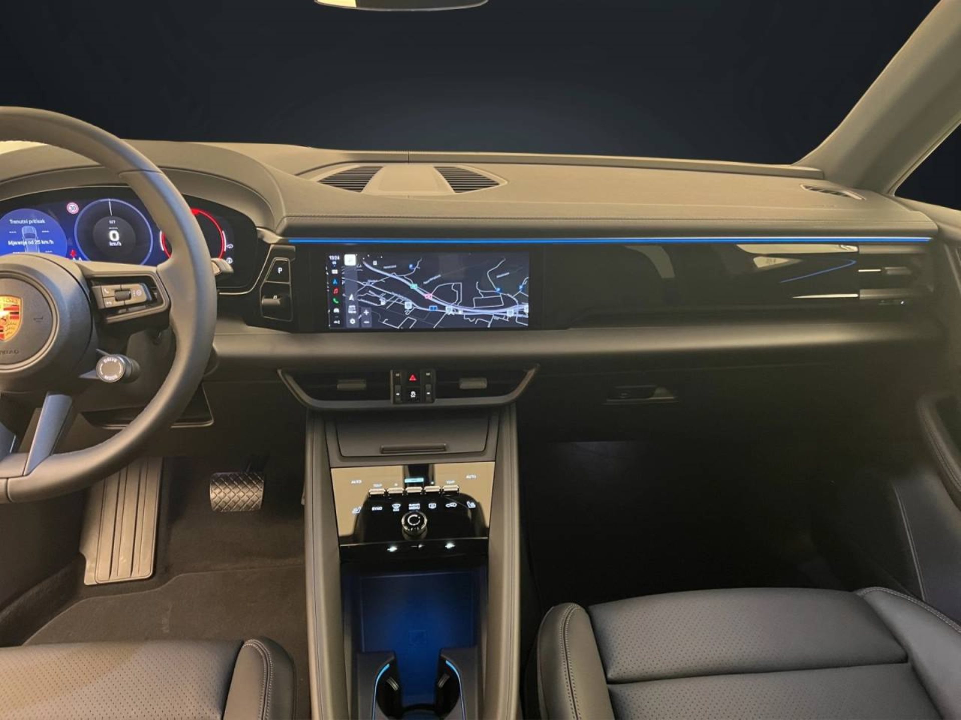 PORSCHE Macan 4-image-13