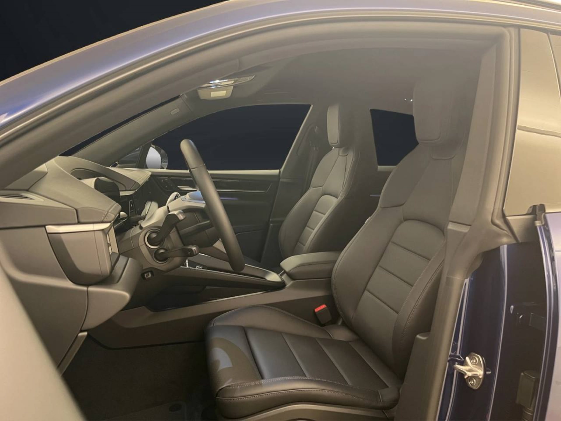 PORSCHE Macan 4-image-4