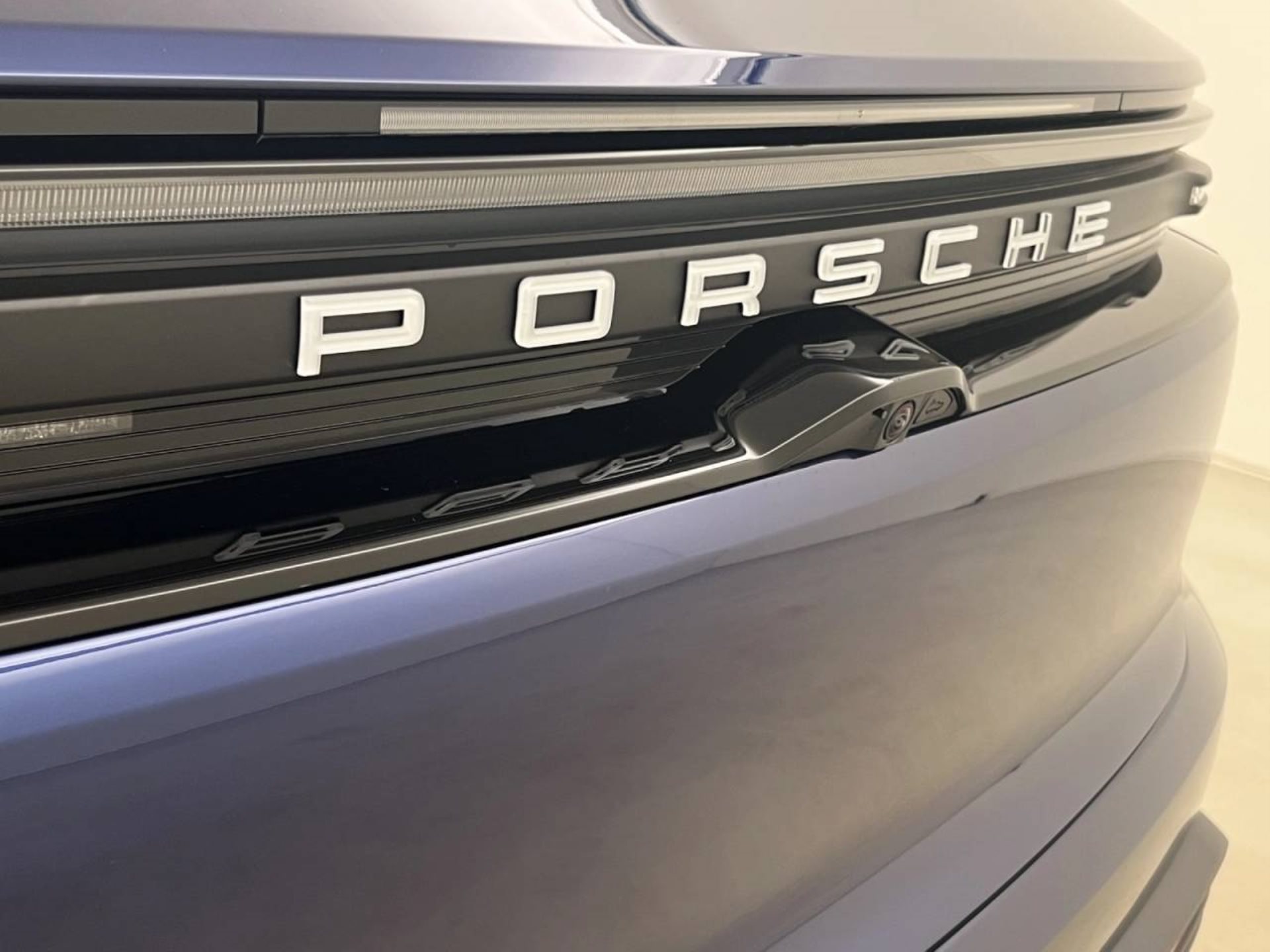 PORSCHE Macan 4-image-7