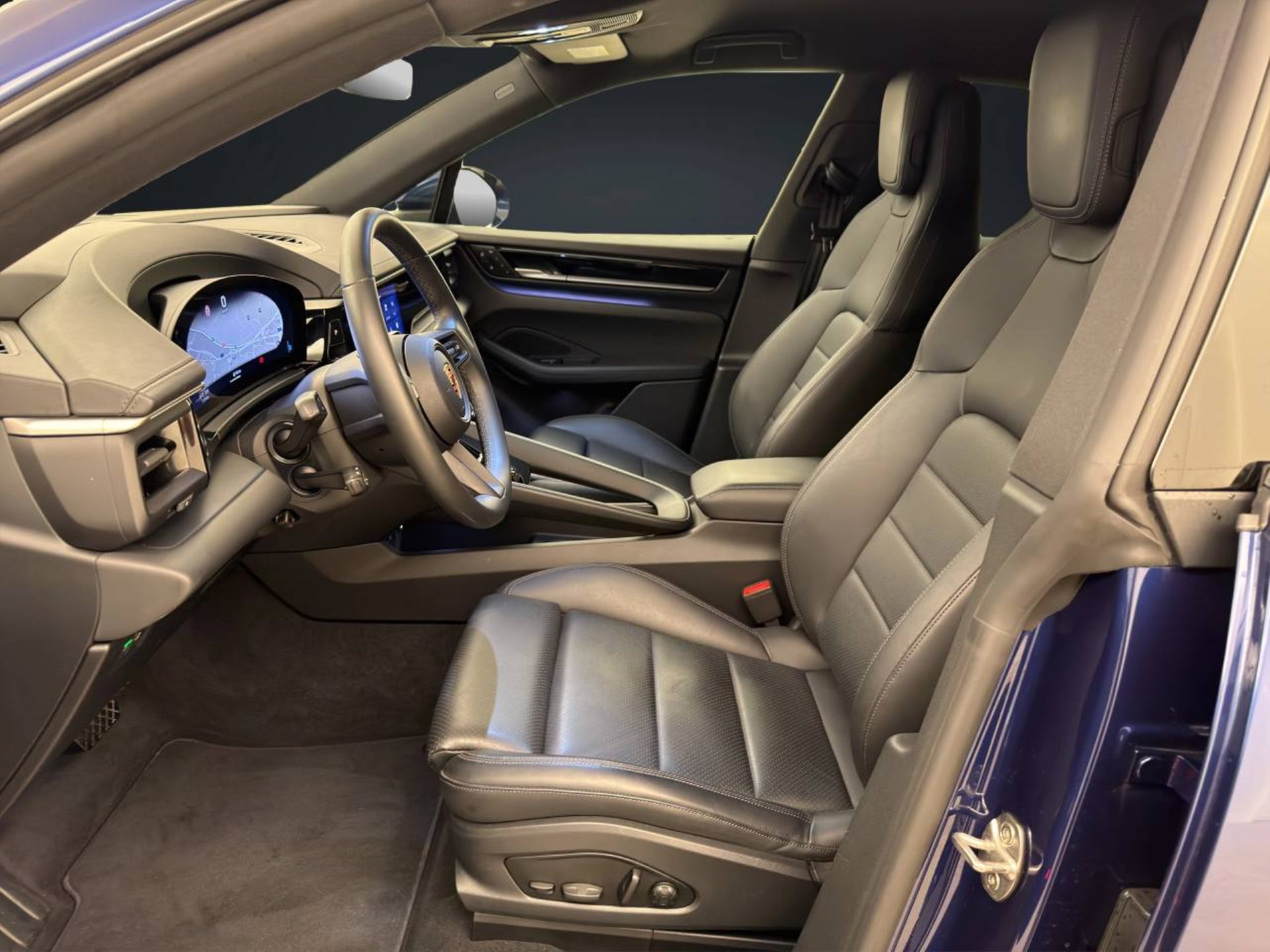 PORSCHE Macan 4-image-4