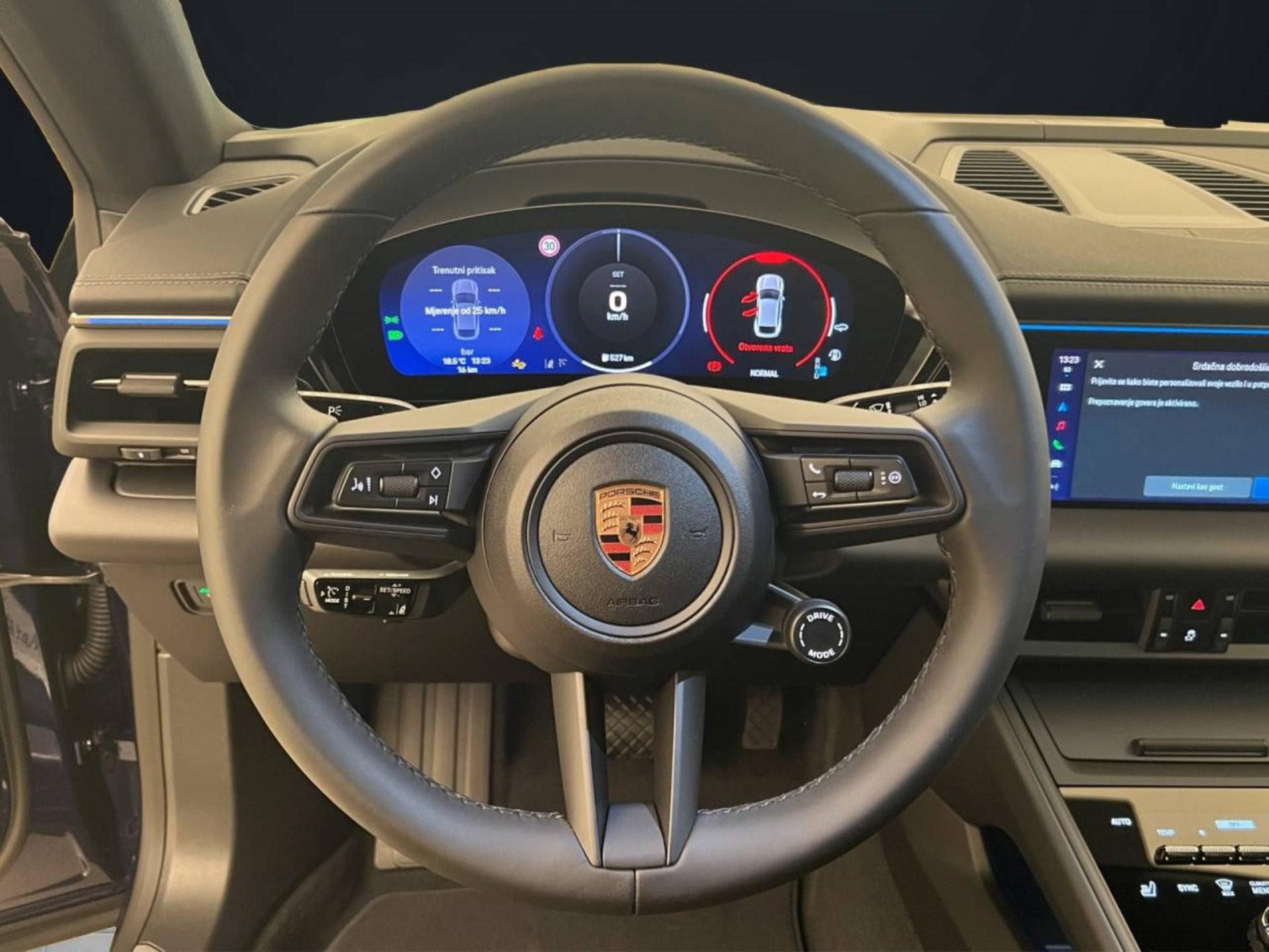 PORSCHE Macan 4-image-3