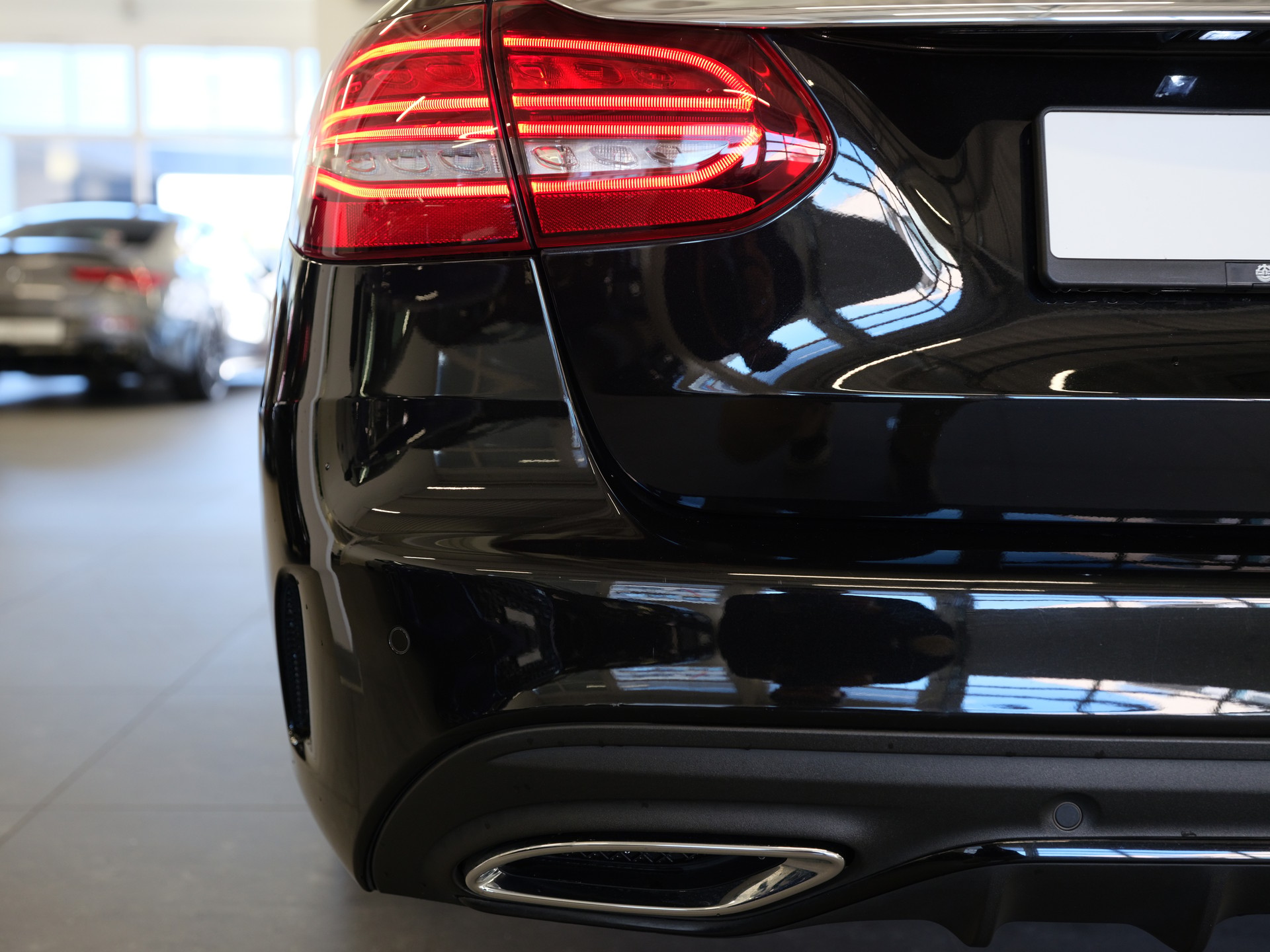 MERCEDES-BENZ C 220 d Swiss Star AMG Line 4M 9G-Tronic-image-11