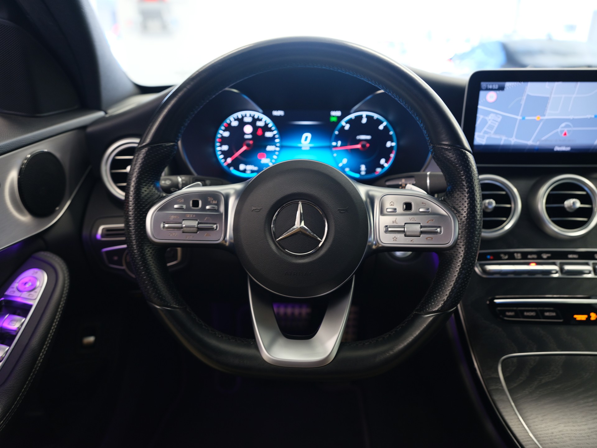 MERCEDES-BENZ C 220 d Swiss Star AMG Line 4M 9G-Tronic-image-14