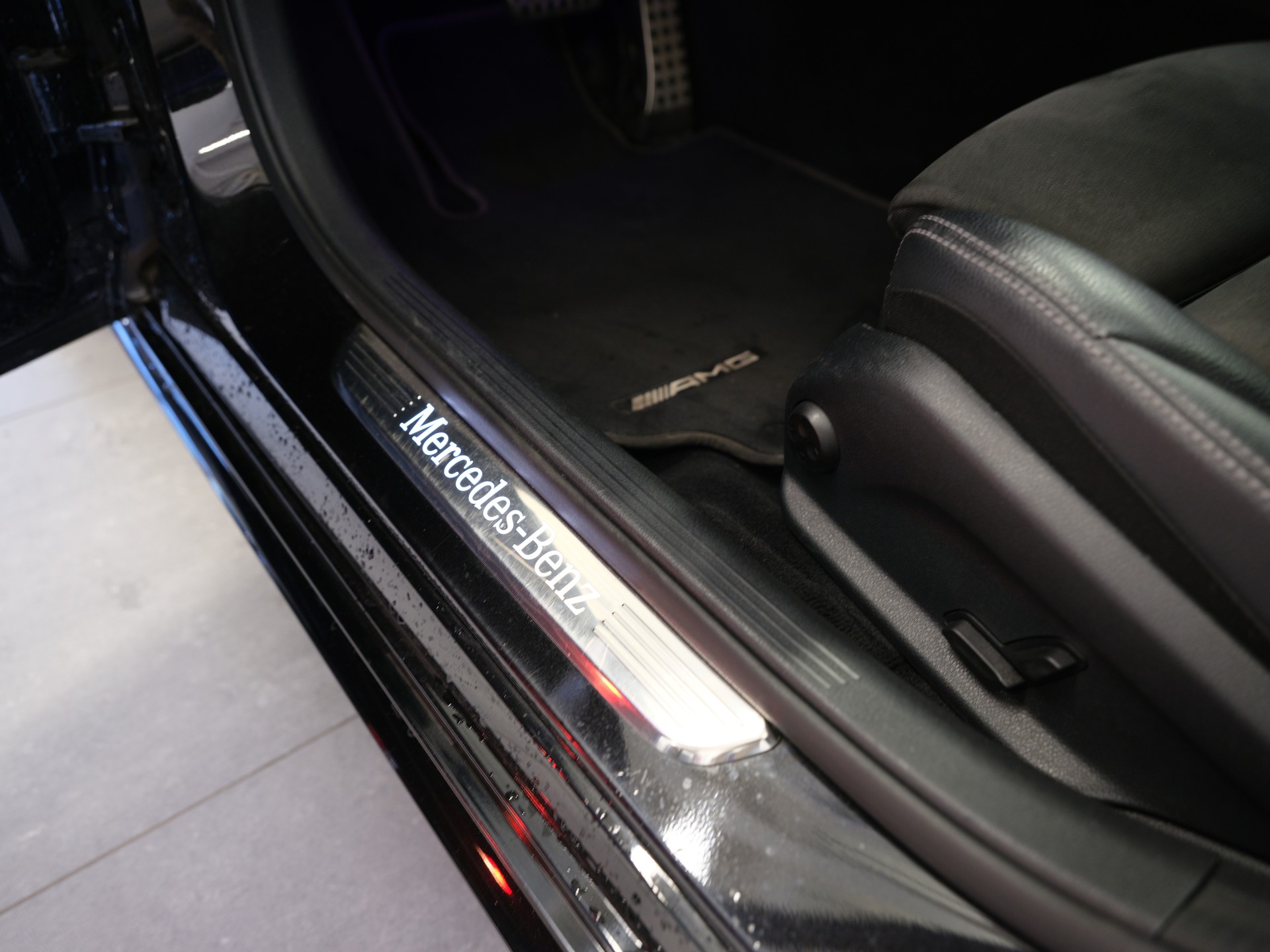 MERCEDES-BENZ C 220 d Swiss Star AMG Line 4M 9G-Tronic-image-21