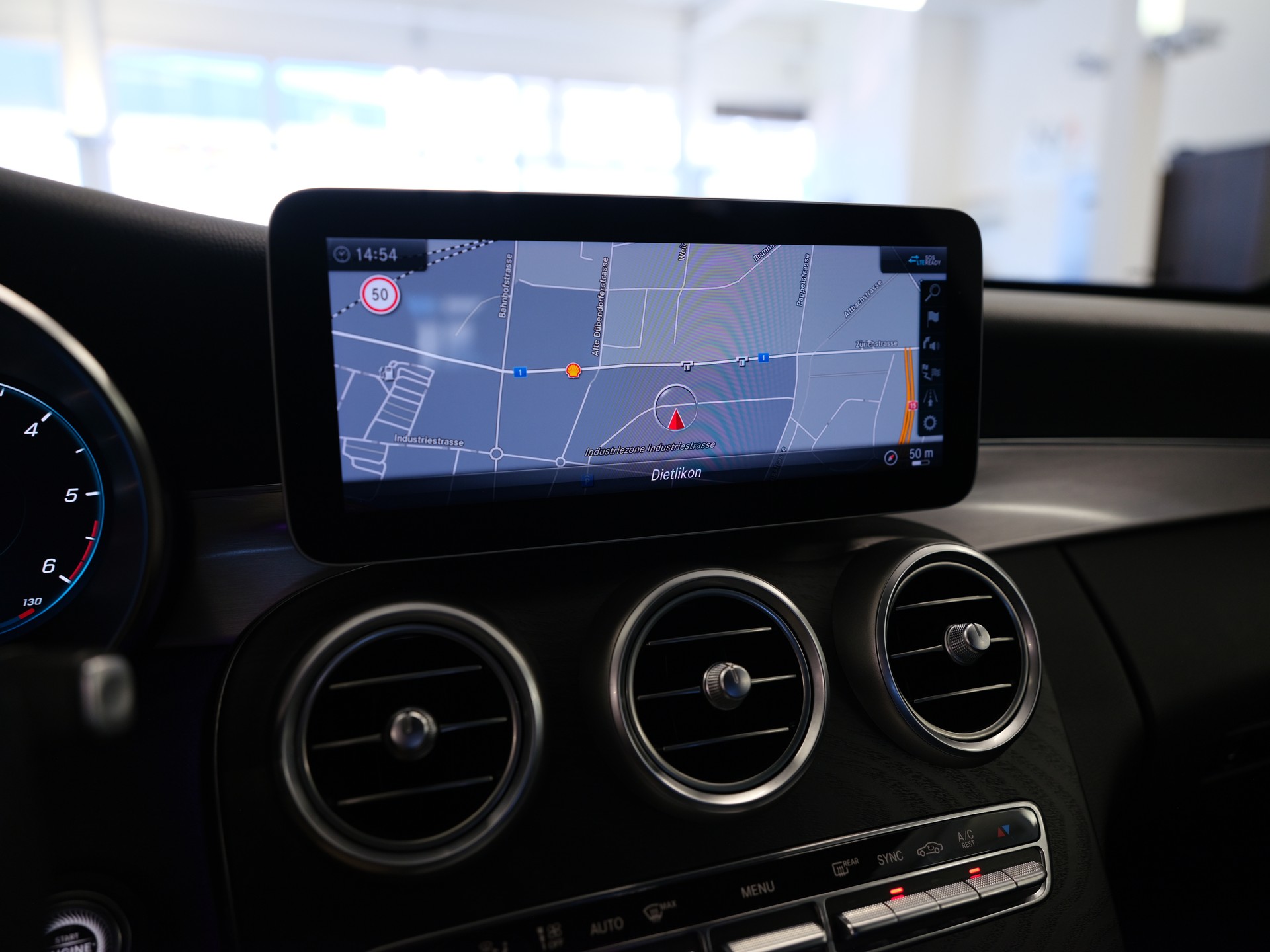 MERCEDES-BENZ C 220 d Swiss Star AMG Line 4M 9G-Tronic-image-16